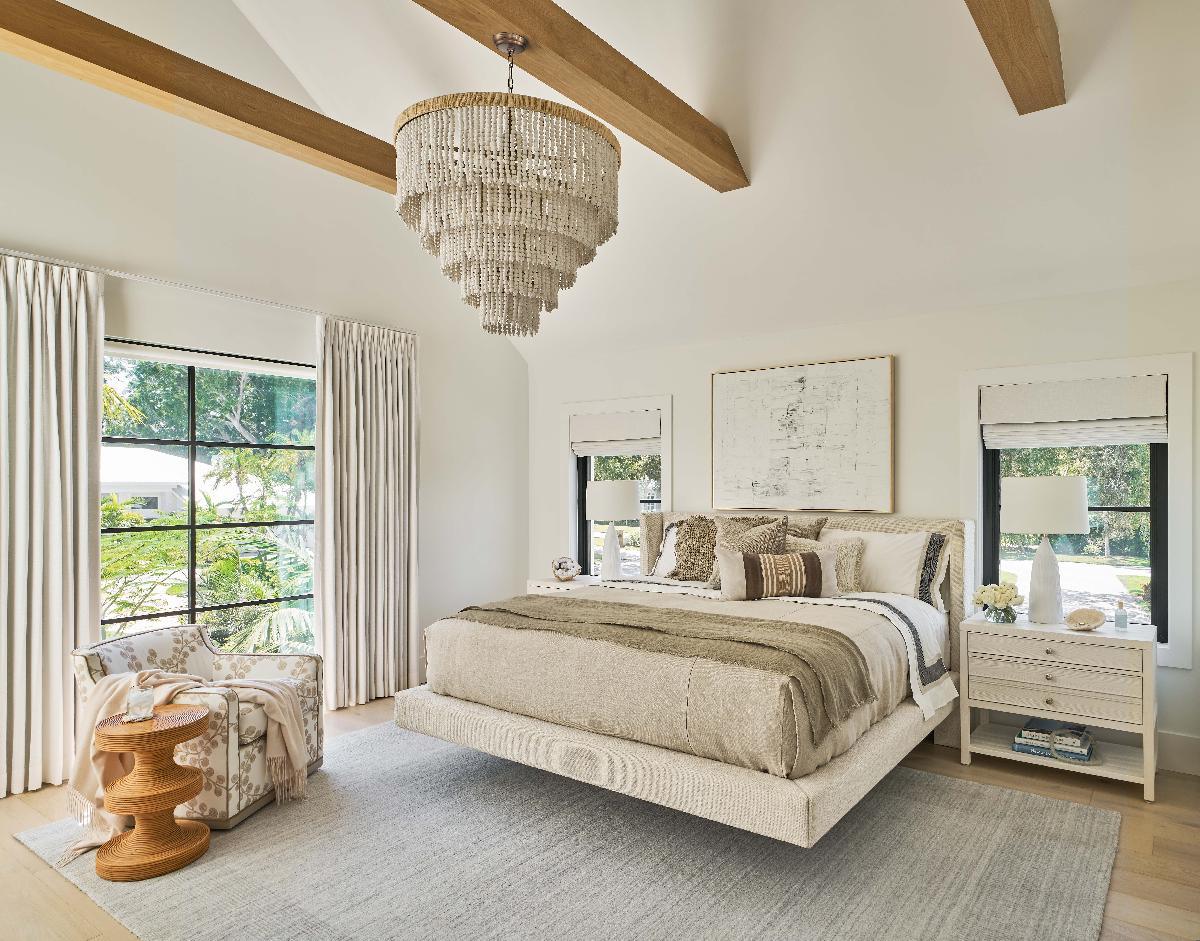 Weekender Sainte-Ann Upholstered Bed - Remutear