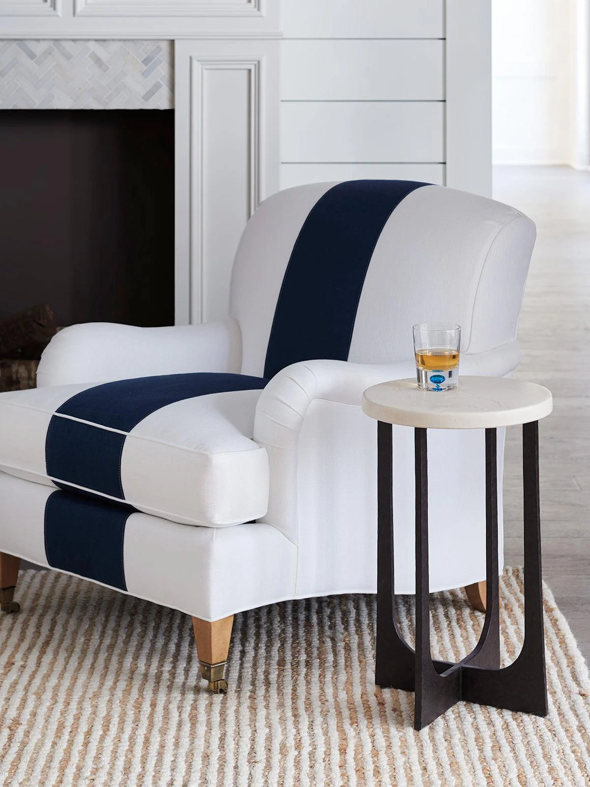 Newport Breakwater Accent Table - Remutear