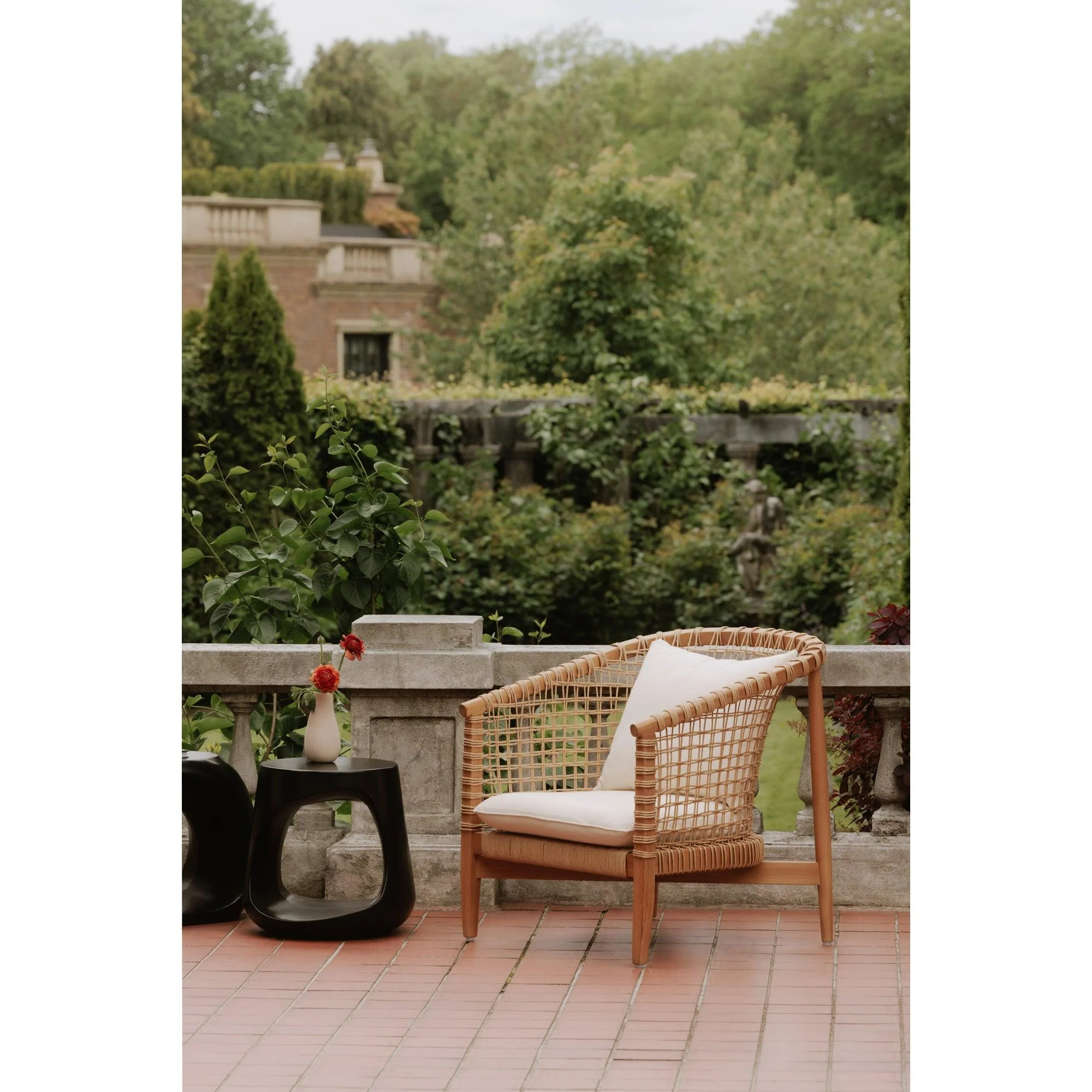 Kuna Outdoor Lounge Chair - Remutear