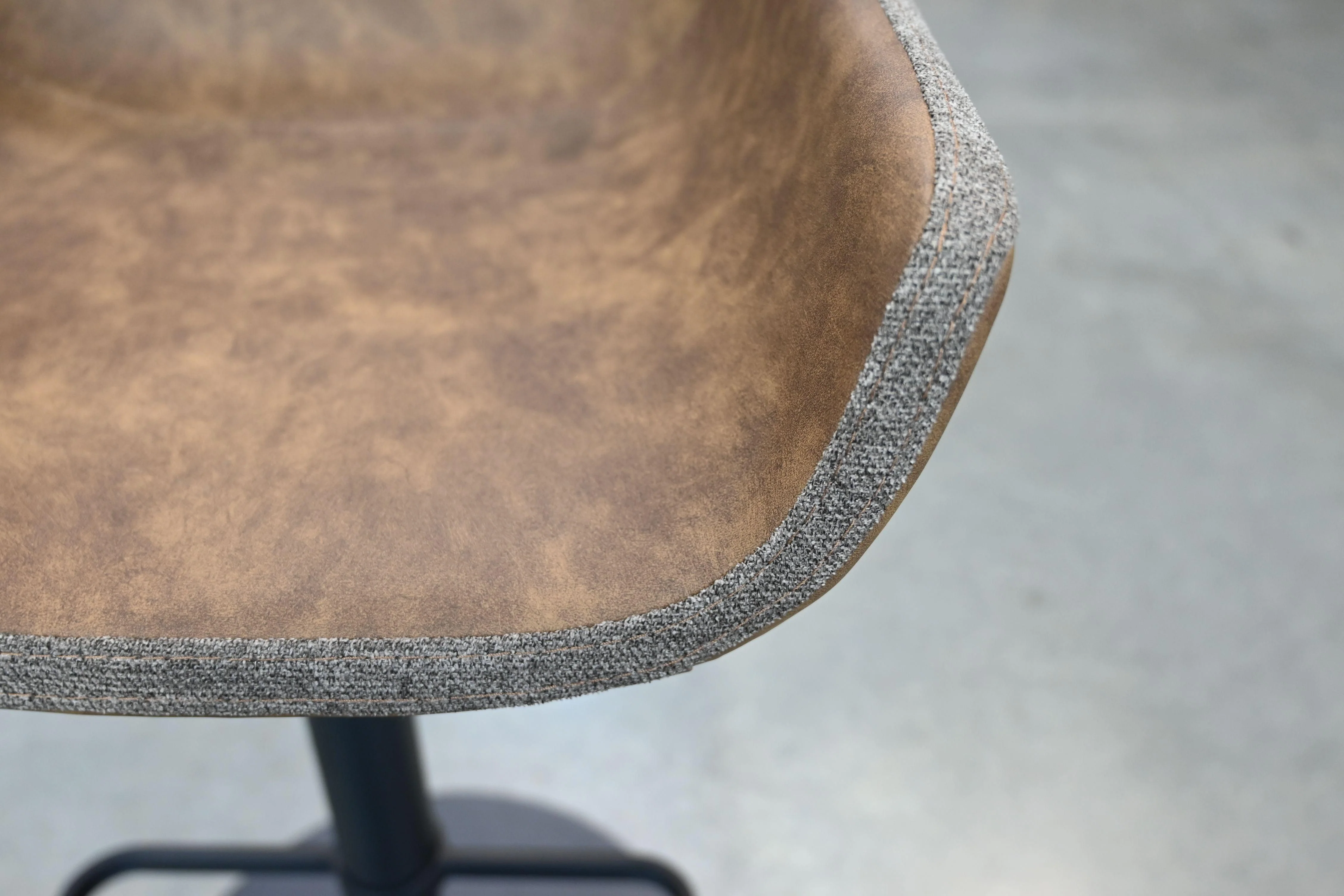 COLT Bar Stool Hydraulic - Remutear