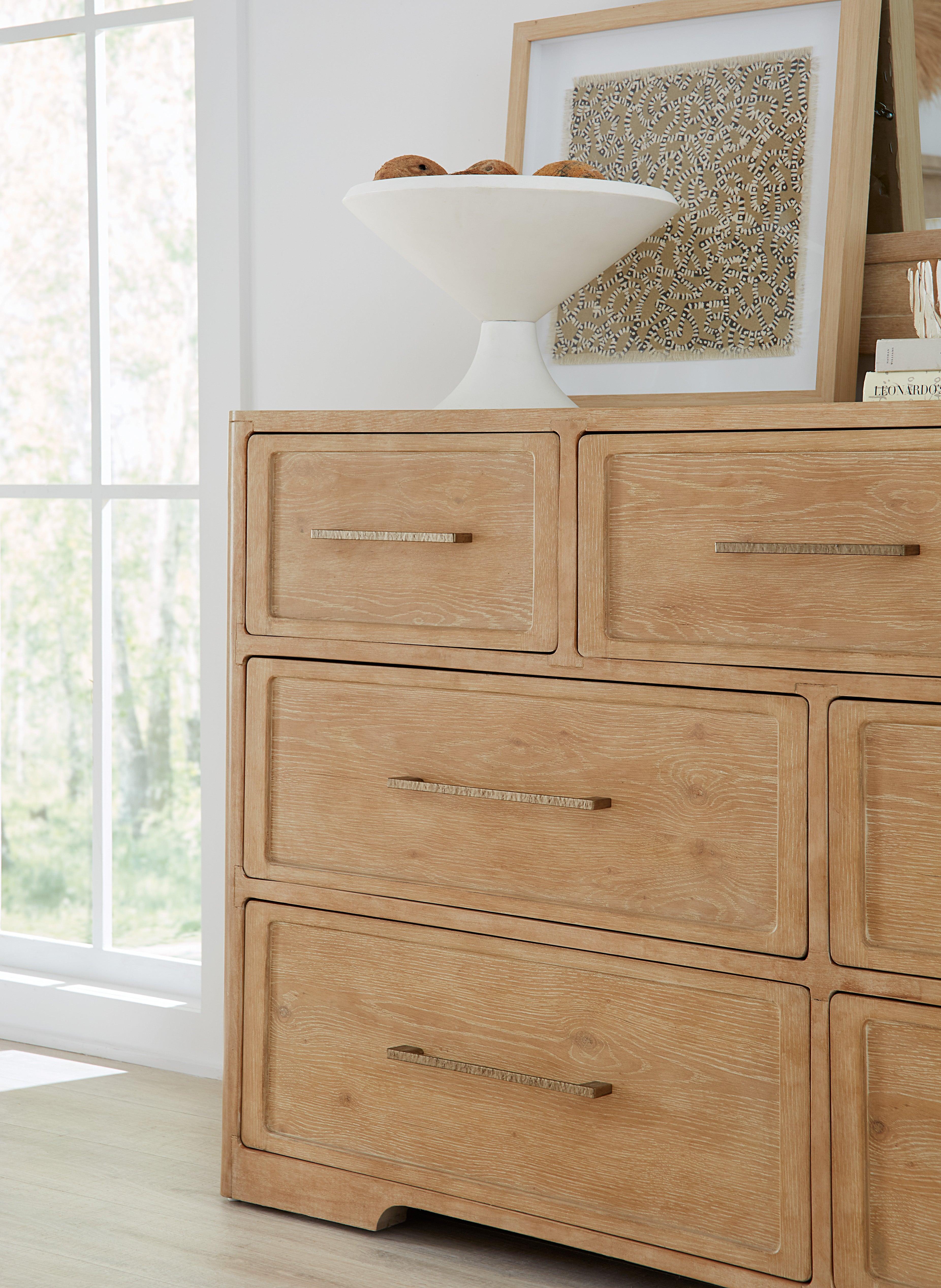 Retreat Seven-Drawer Dresser - Remutear