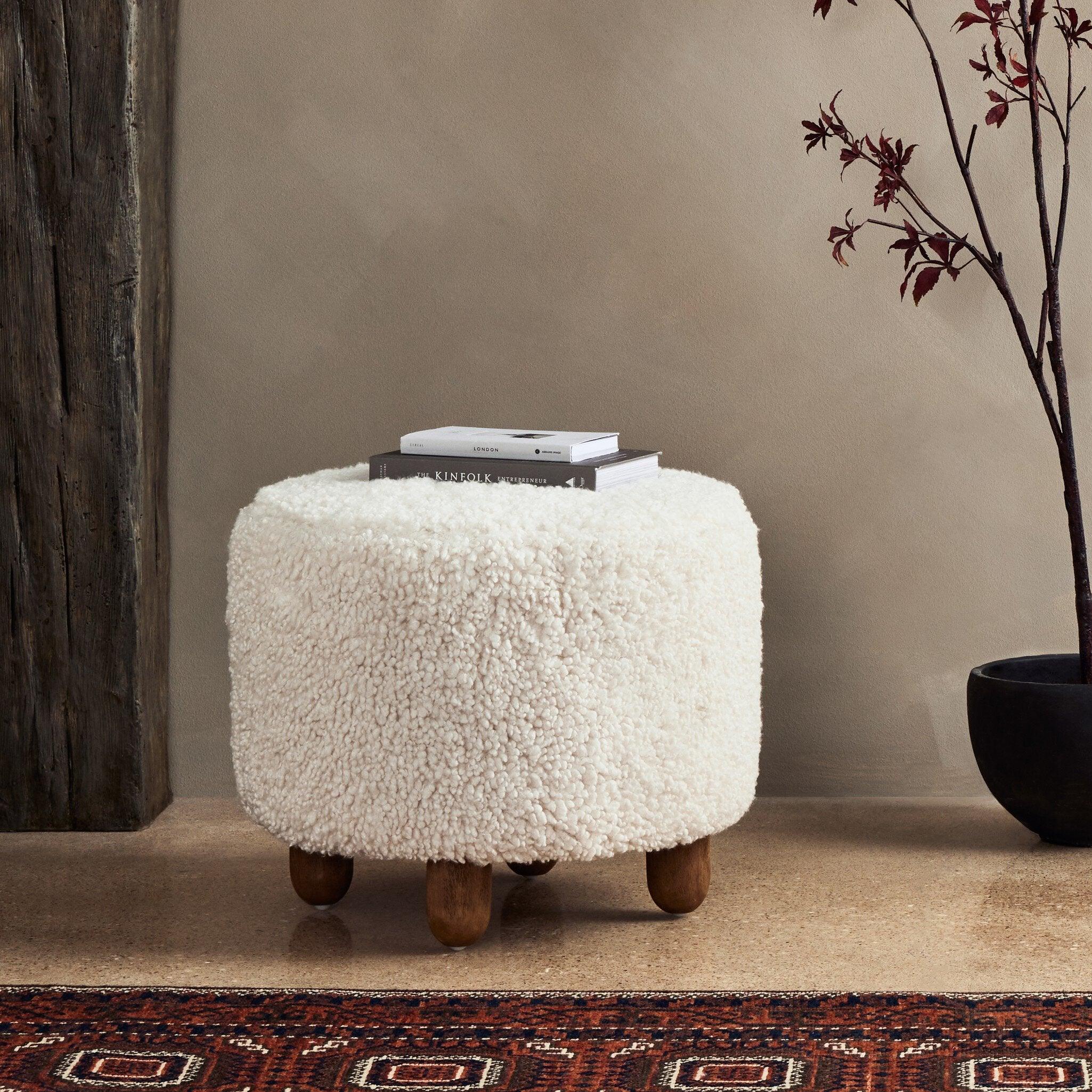 Aniston Ottoman - Remutear