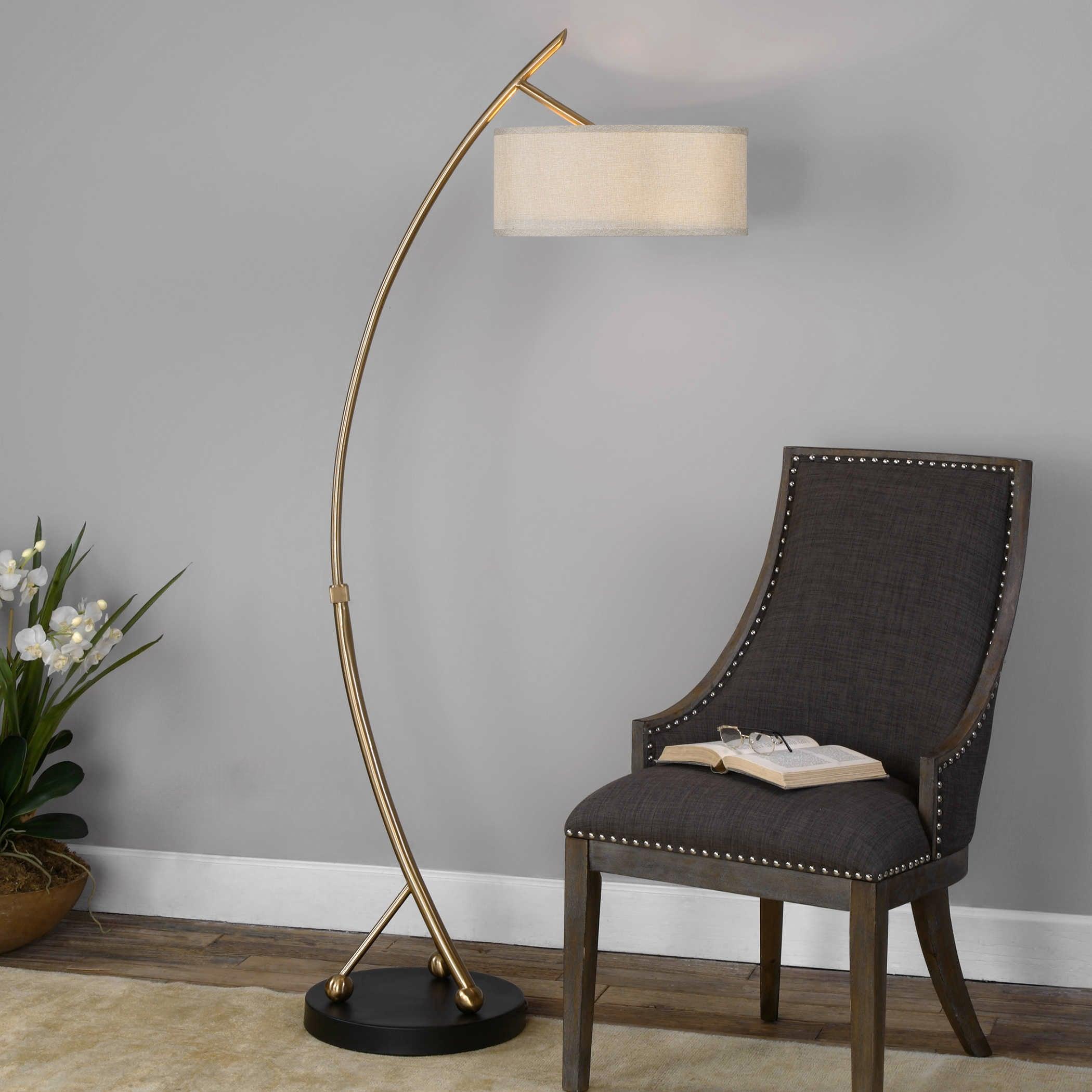 Vardar Curved Brass Floor Lamp - Remutear