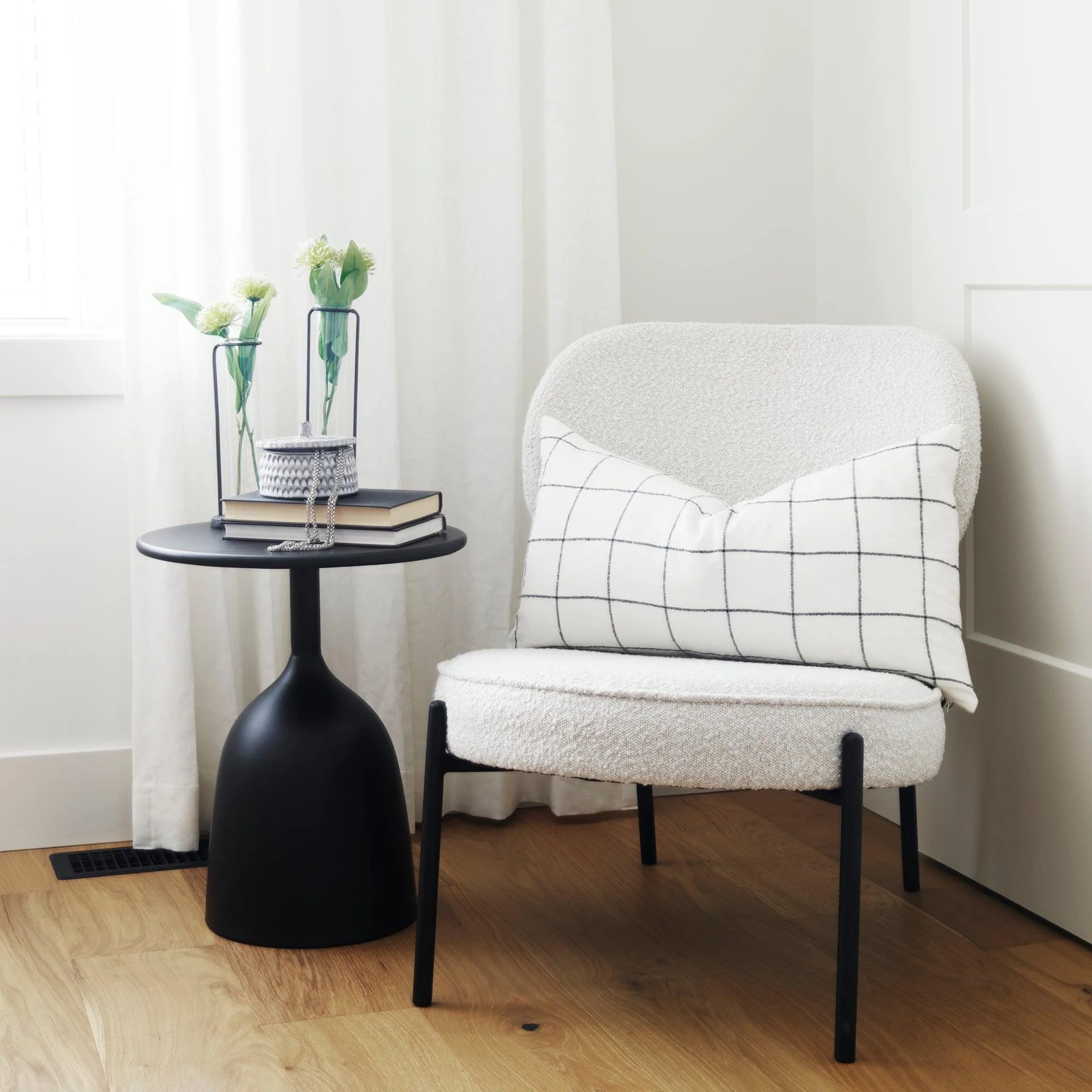 Talulla 16.5L x 16.5W x 19.7H Matte Black Metal Accent Table - Remutear