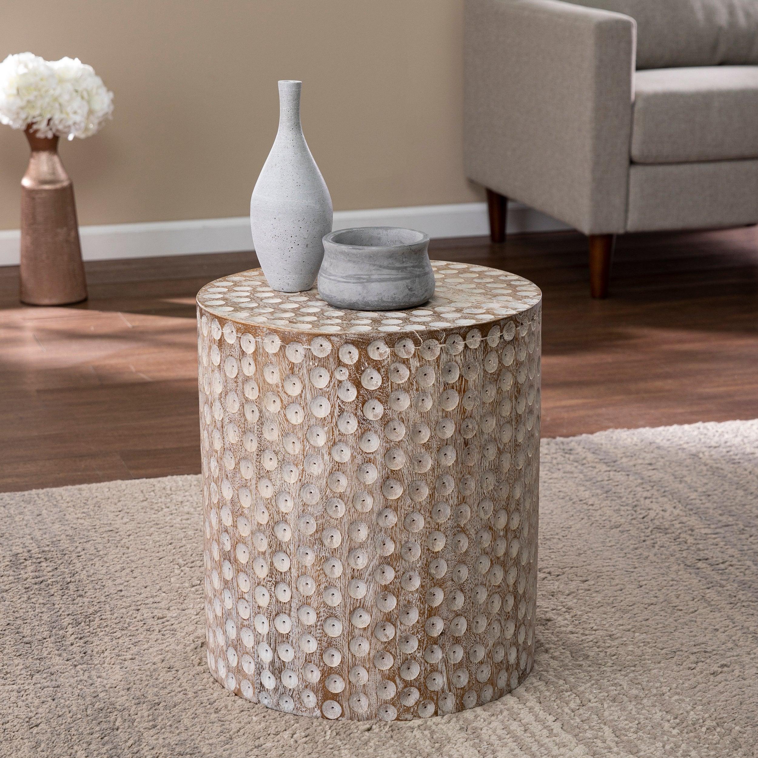 Campti Round Accent Table - Remutear