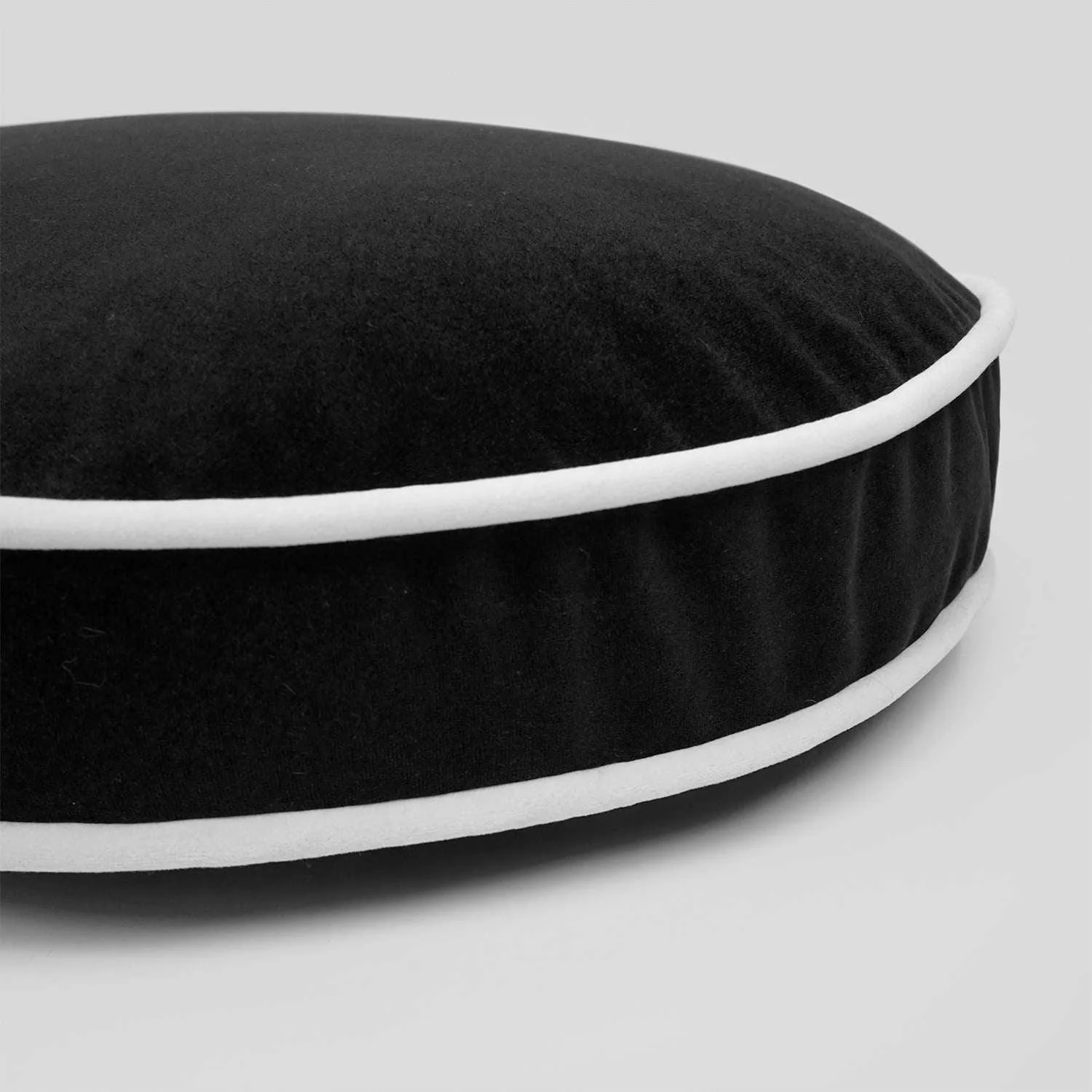 Posh Circle Pillow - Remutear