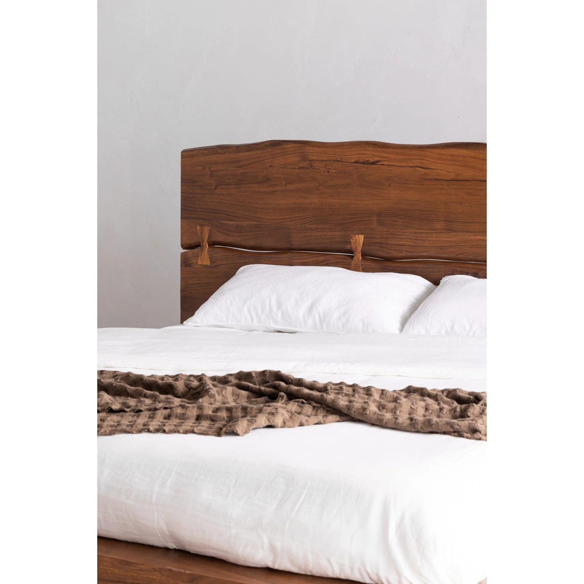 Madagascar Platform Bed - Remutear