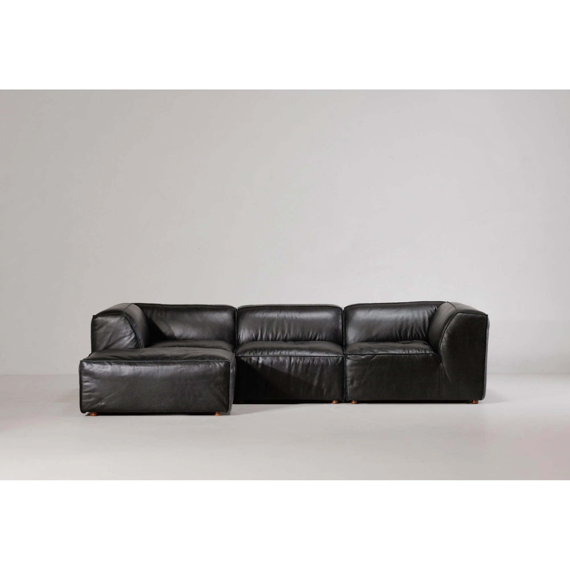 Form Corner Chair Vantage Black Leather - Remutear