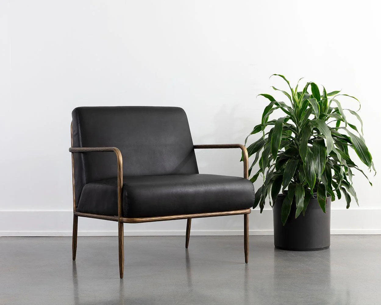 Lathan Lounge Chair - Remutear