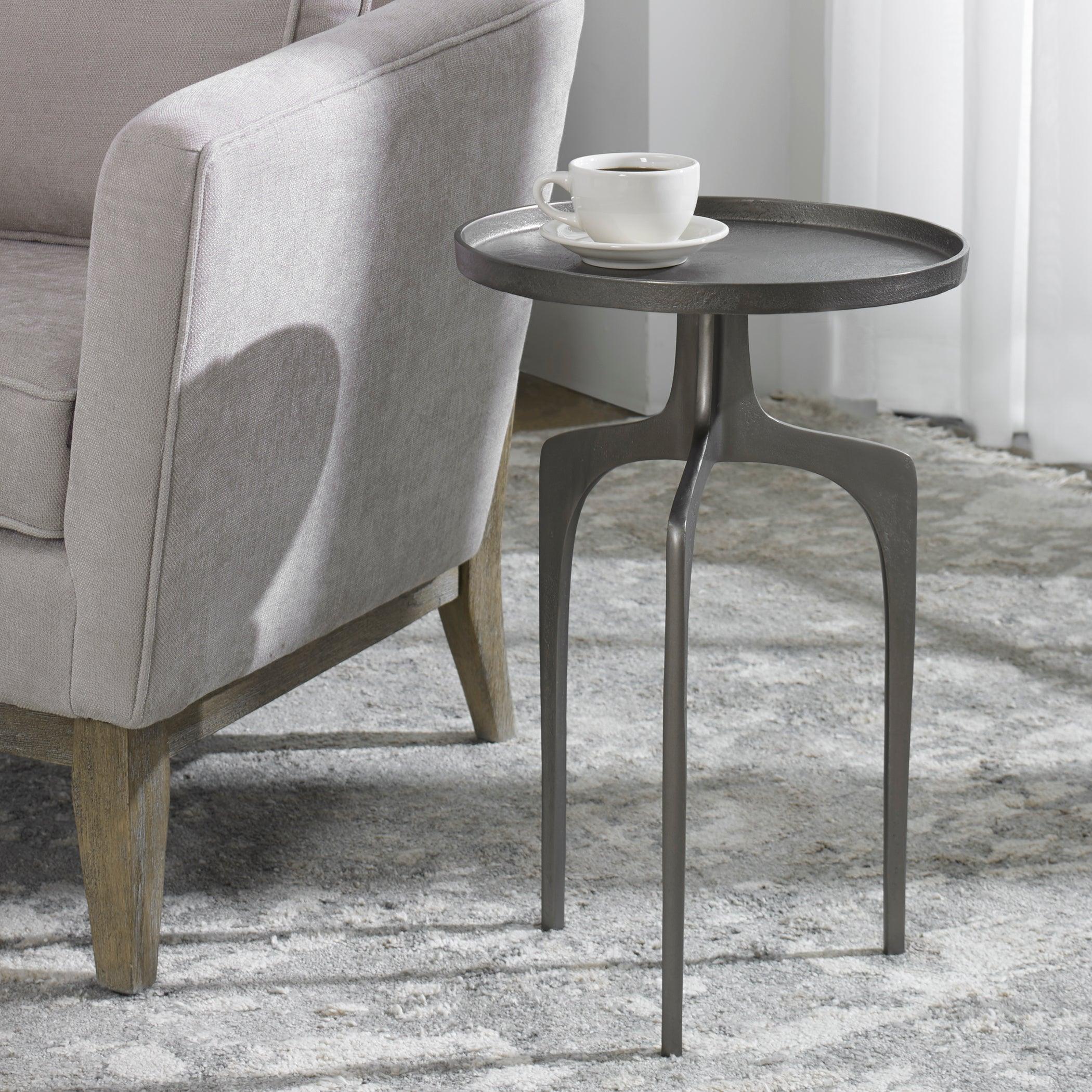 KEEGAN ACCENT FURNITURE - Remutear