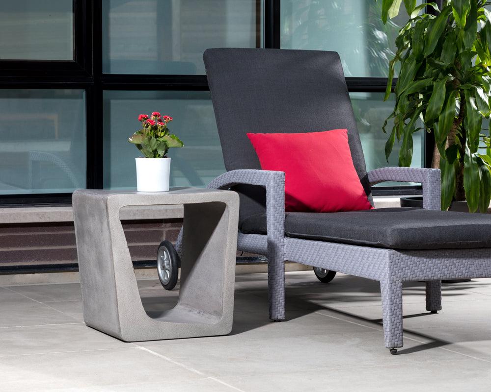 Darwin End Table - Remutear
