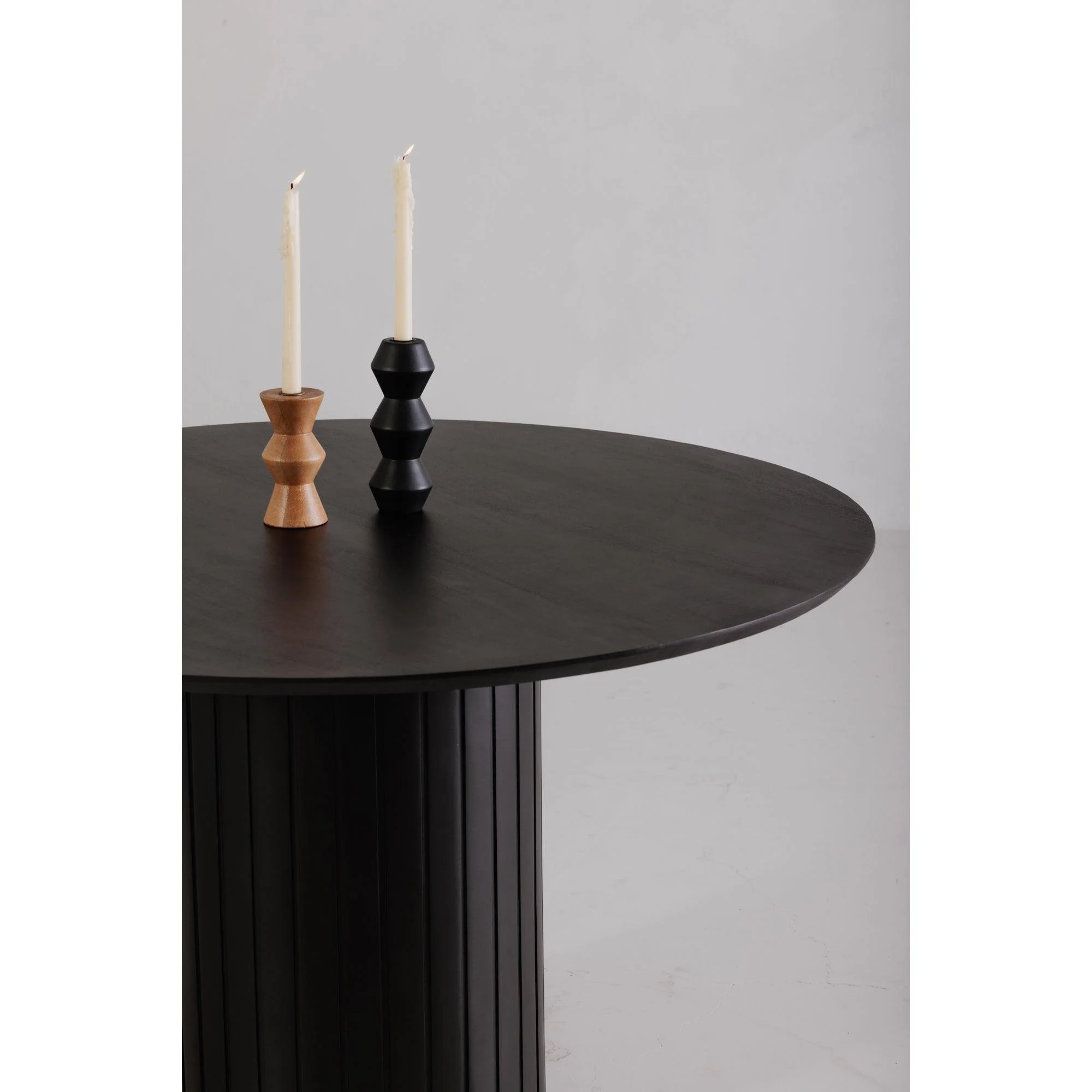Povera Round Dining Table Black - Remutear