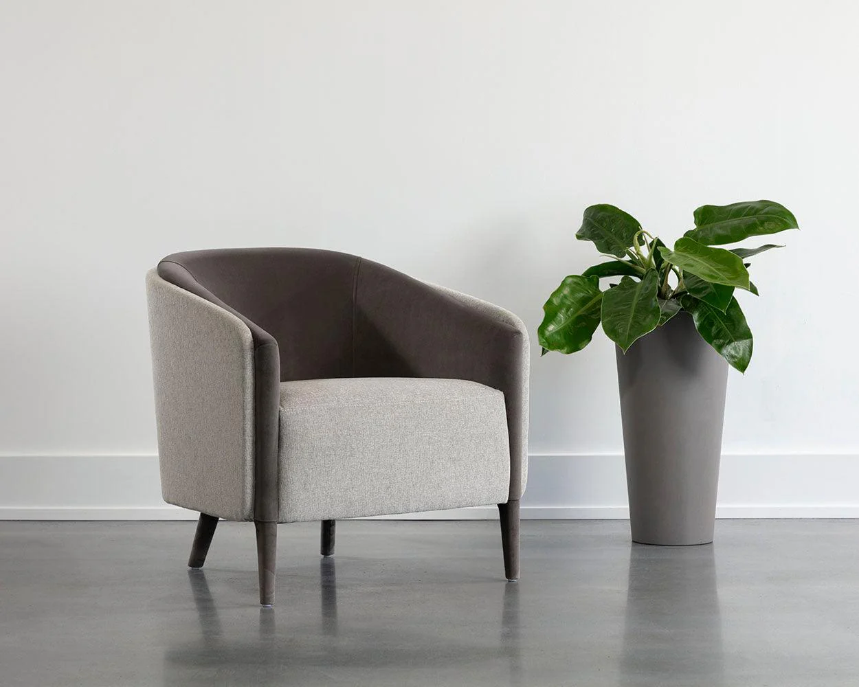 Sheva Armchair - Remutear