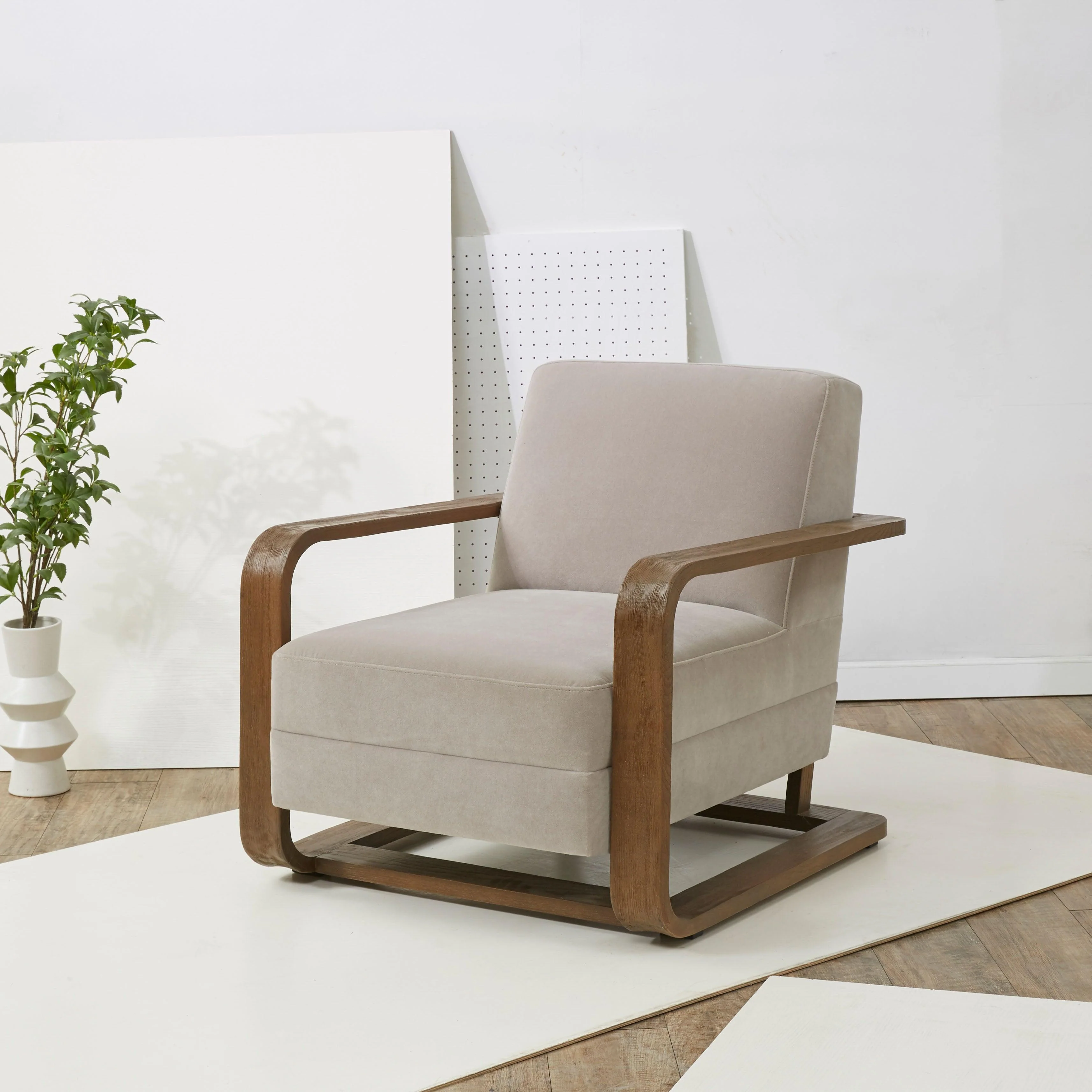 JAYSHAW WOOD FRAME ACCENT CHAIR - Remutear