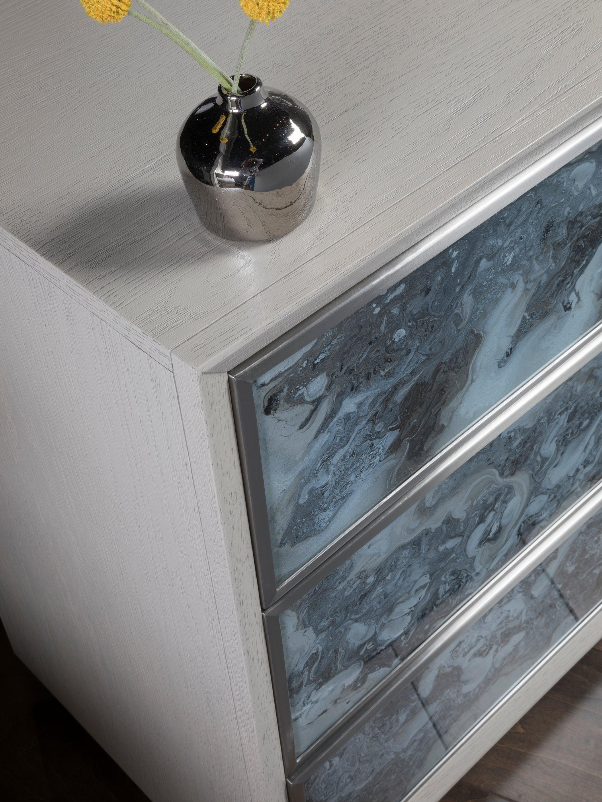 Signature Designs Metaphor Hall Chest - Remutear