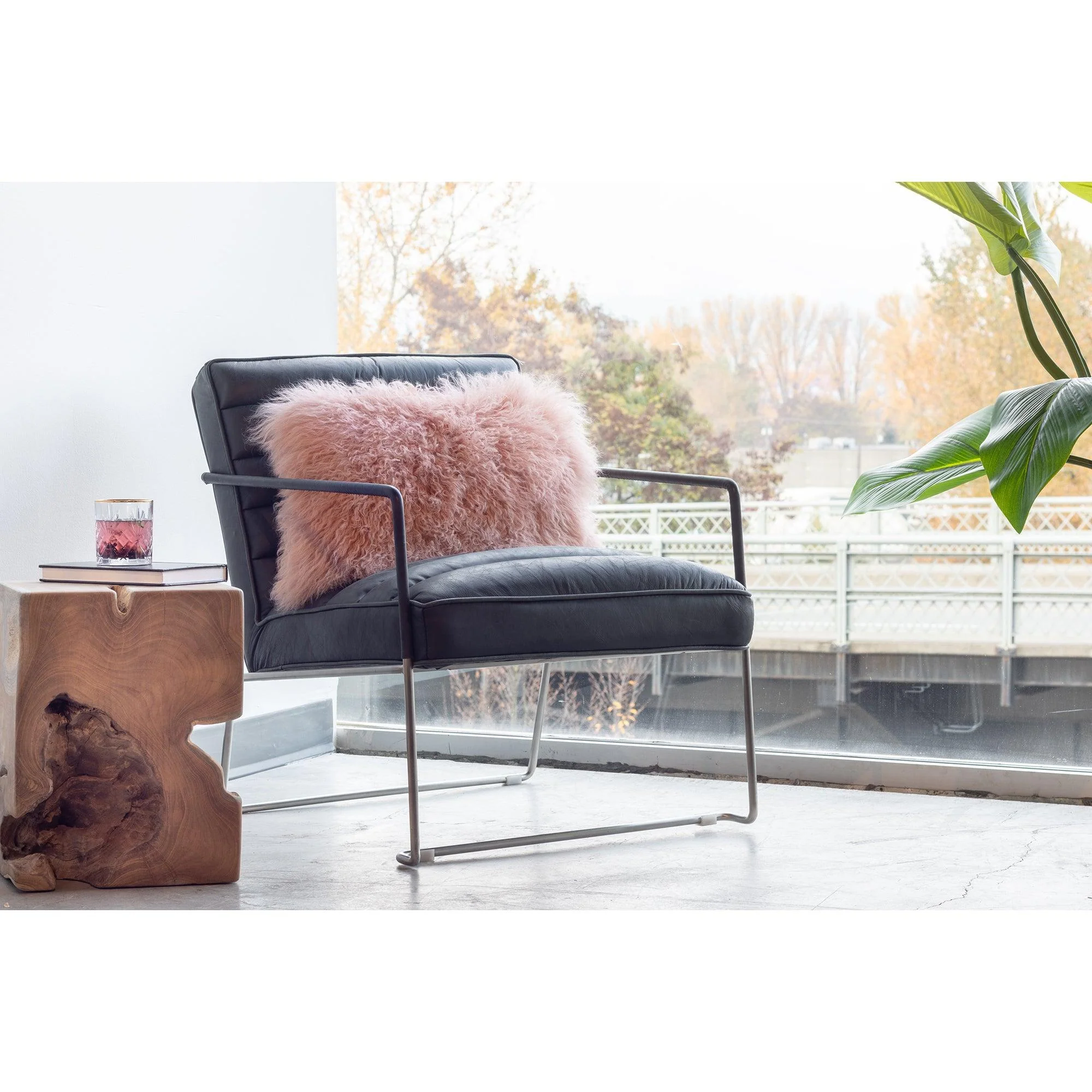 Desmond Club Chair Onyx Black Leather - Remutear