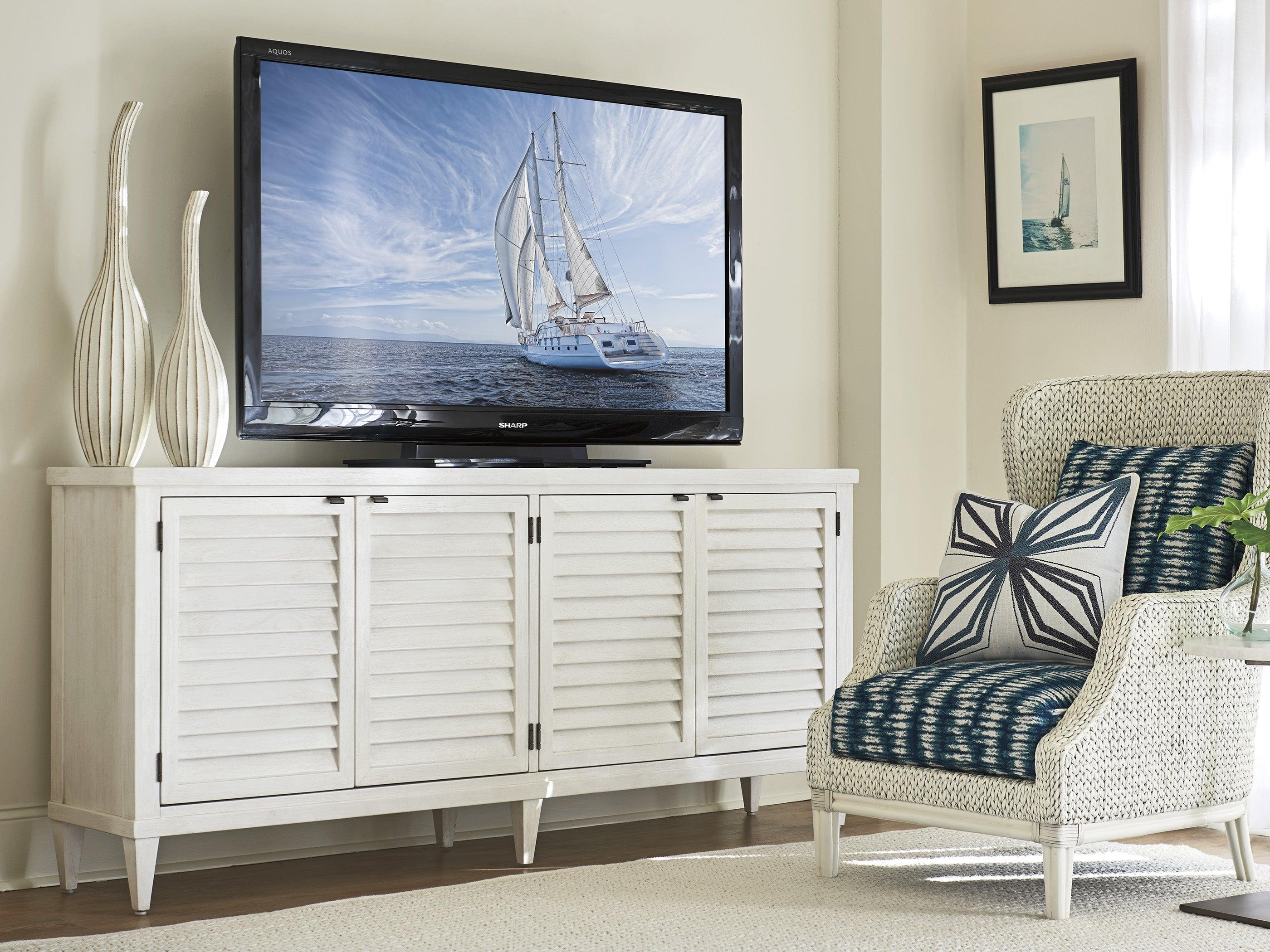 Ocean Breeze Lantern Bay Media Console - Remutear
