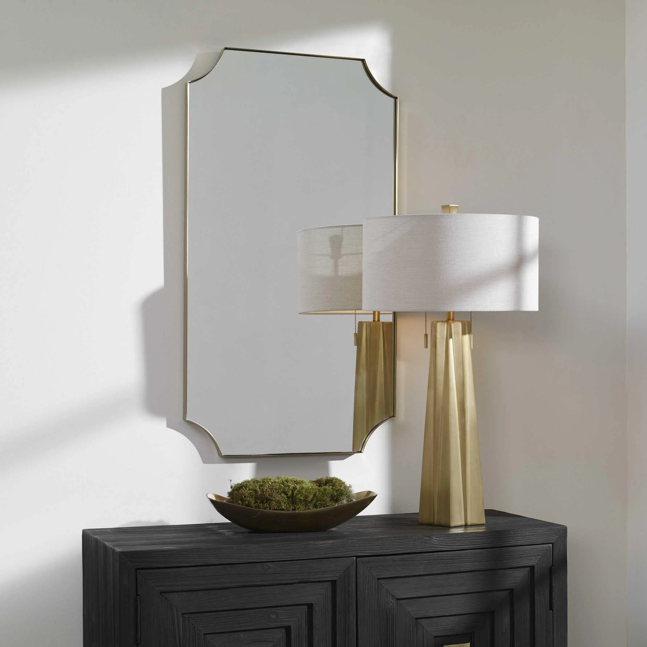 LENNOX BRASS SCALLOPED CORNER MIRROR - Remutear