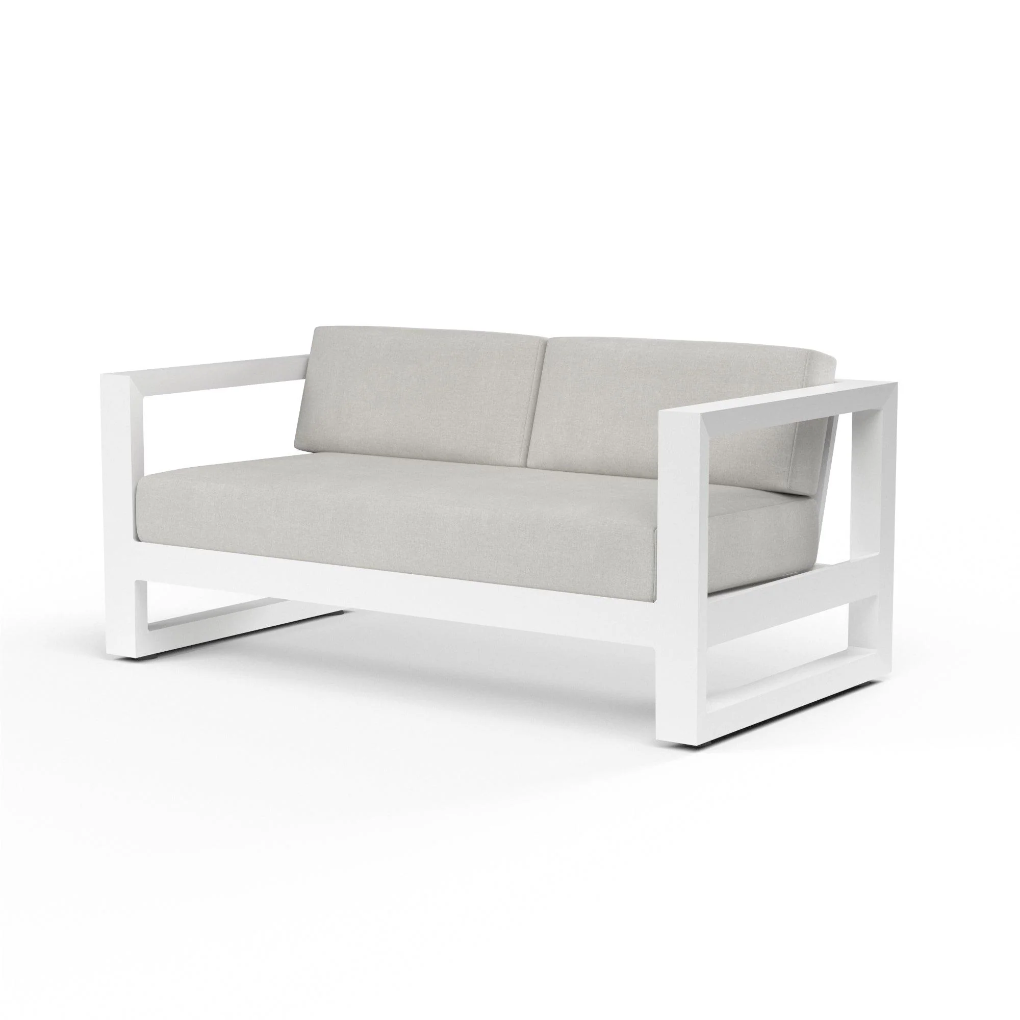 Newport Loveseat in Cast Silver, No Welt - Remutear
