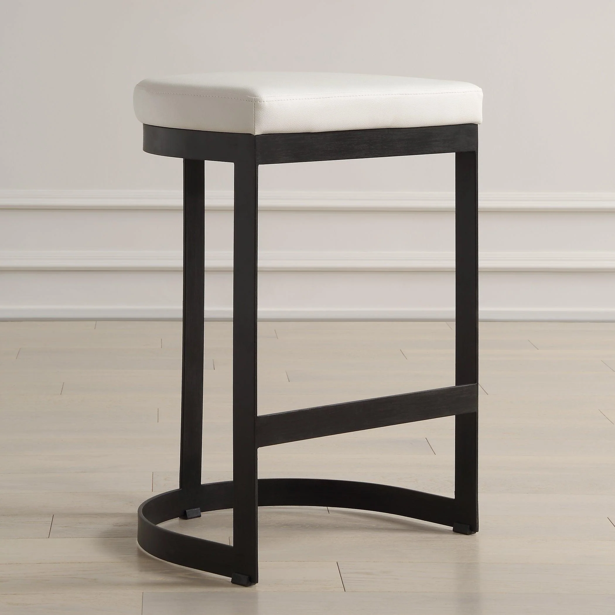 Ivanna White Counter Stool - Remutear