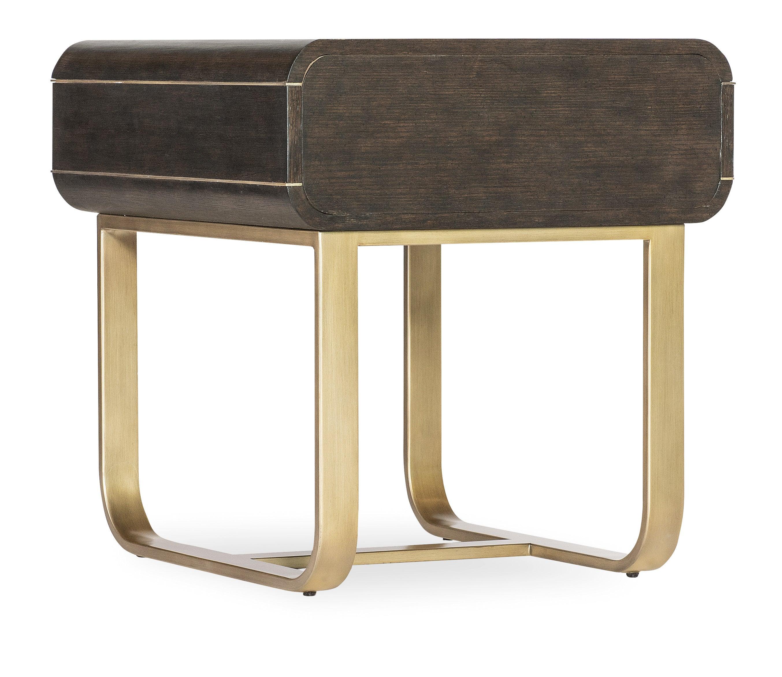 Commerce & Market Metropolitan End Table - Remutear