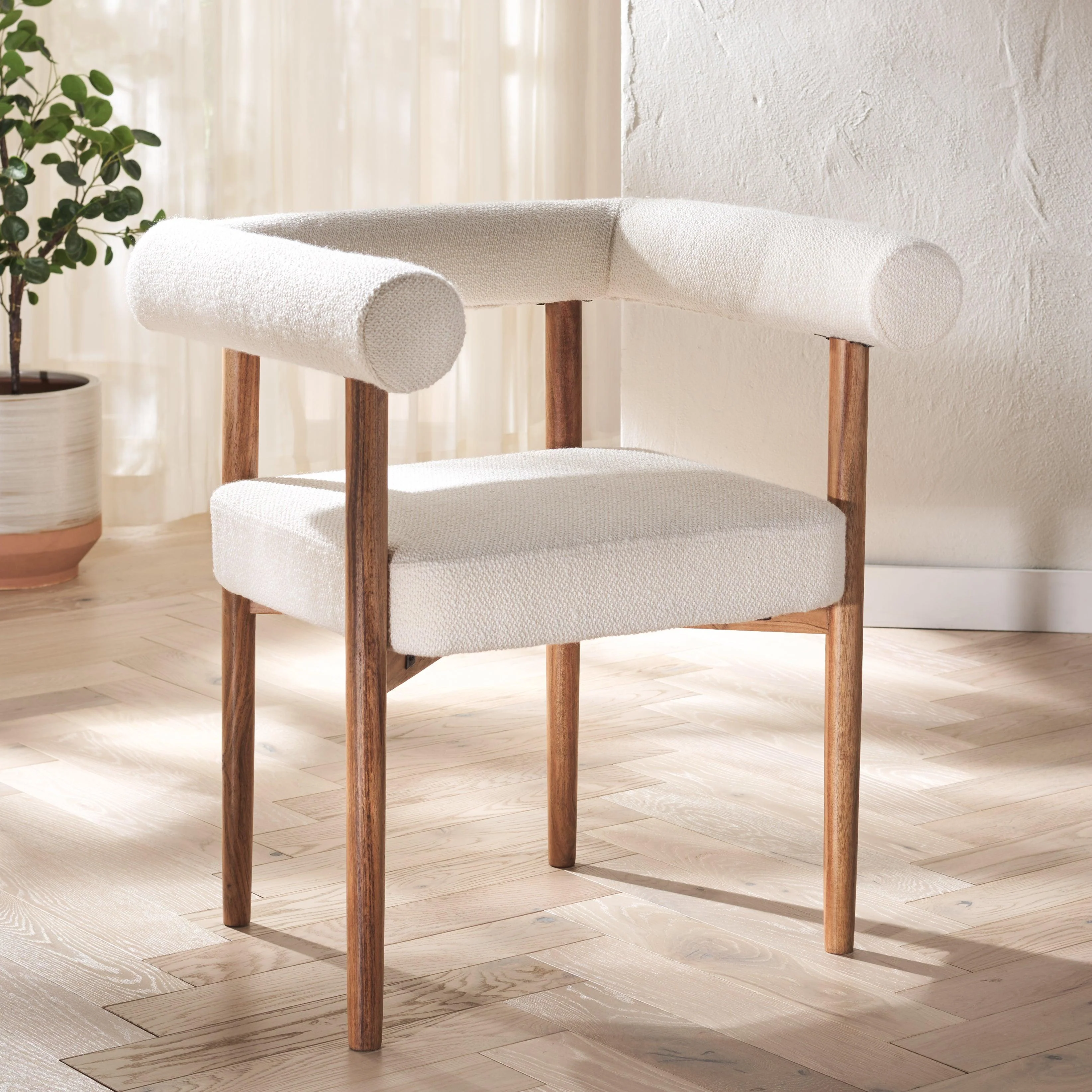 CARRIGAN UPHOLSTERED DINING CHAIR - Remutear