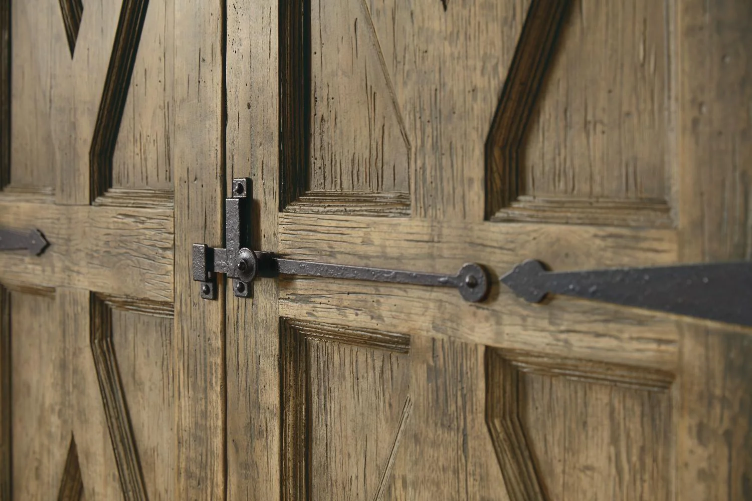La Grange Mt. Maria Wardrobe - Remutear