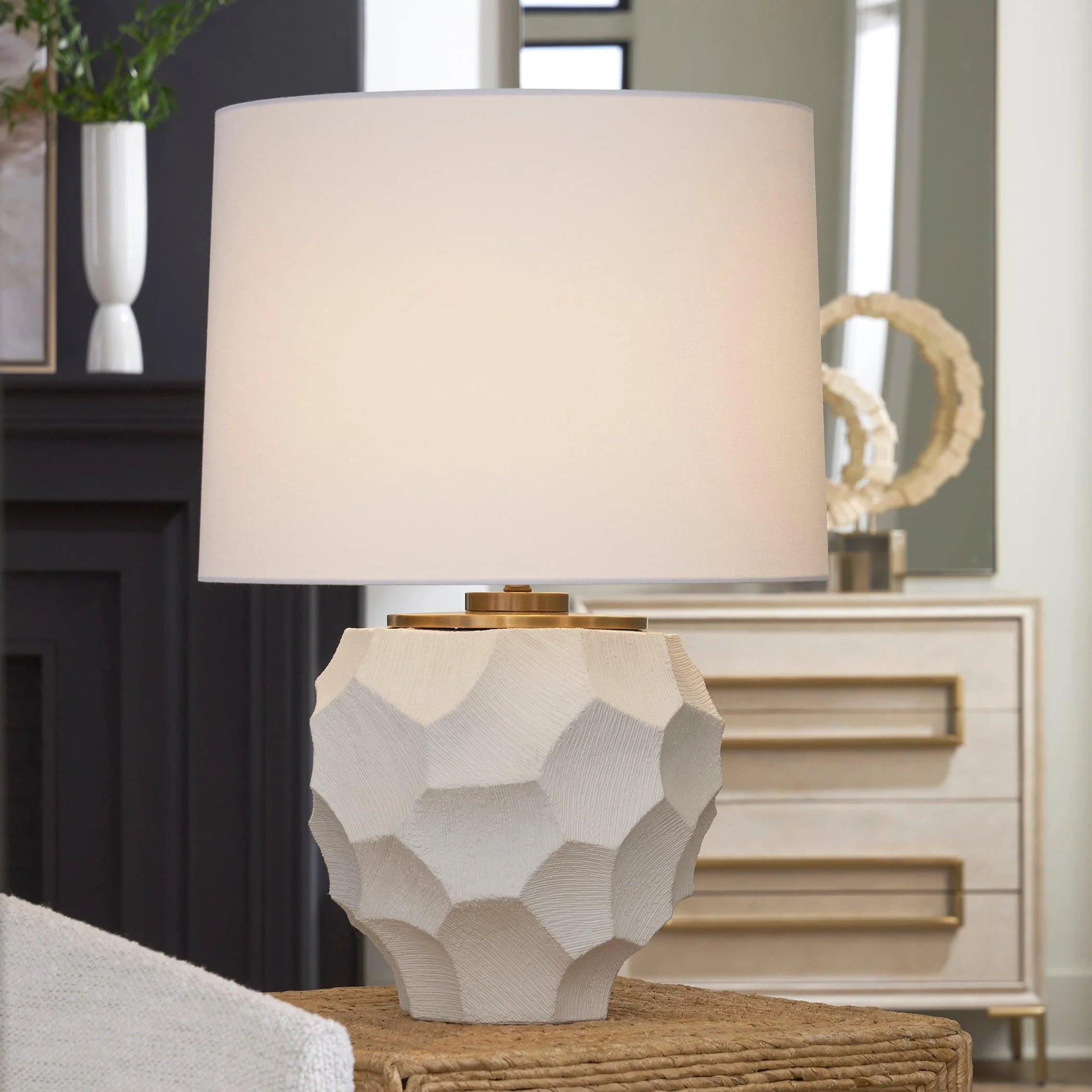 On Edge Chalk White Table Lamp - Remutear