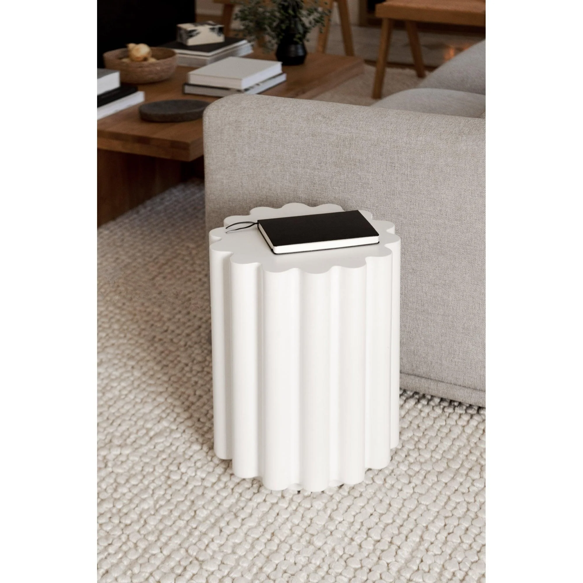 Taffy Accent Table White - Remutear