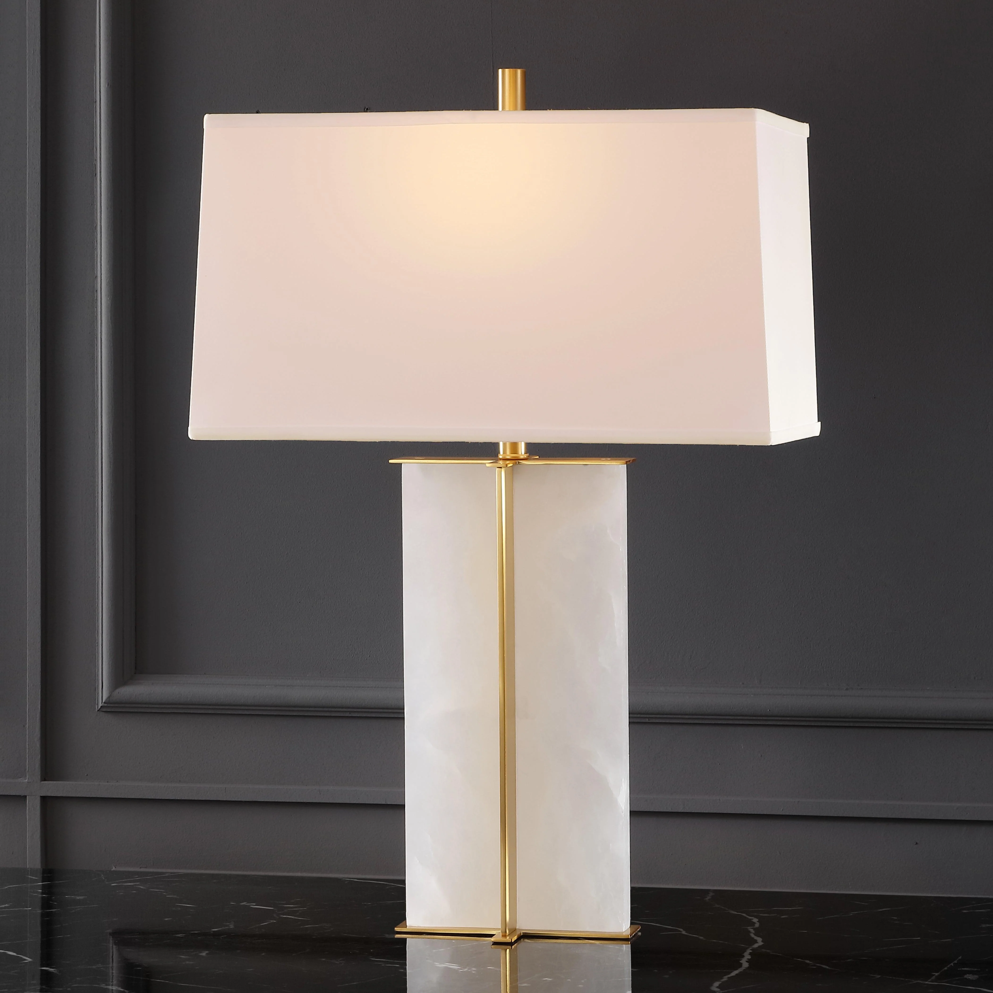 NATALEE MARBLE TABLE LAMP - Remutear