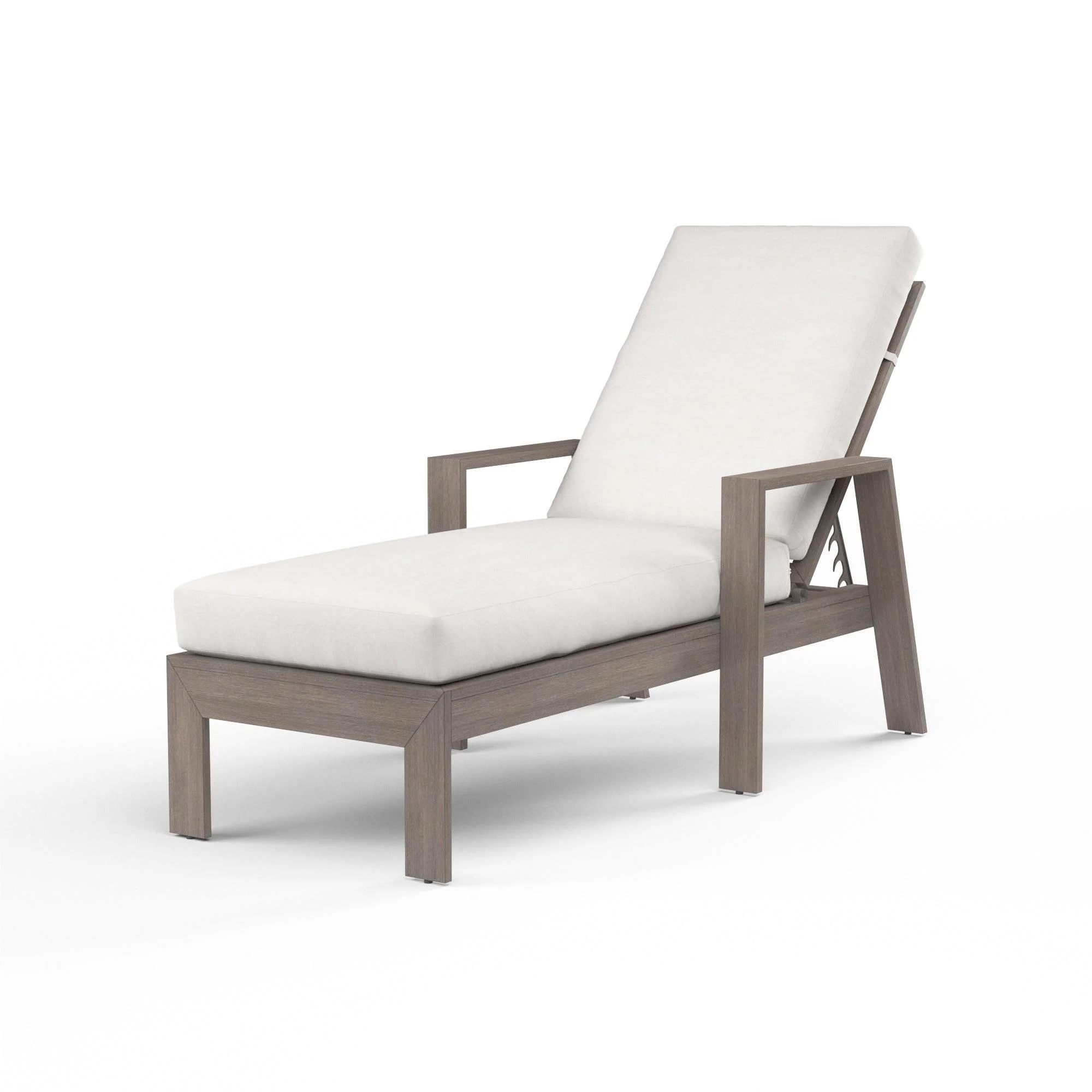 Laguna Chaise Lounge in Canvas Flax, No Welt - Remutear