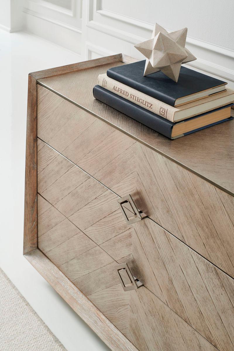 A NATURAL DRESSER - Remutear
