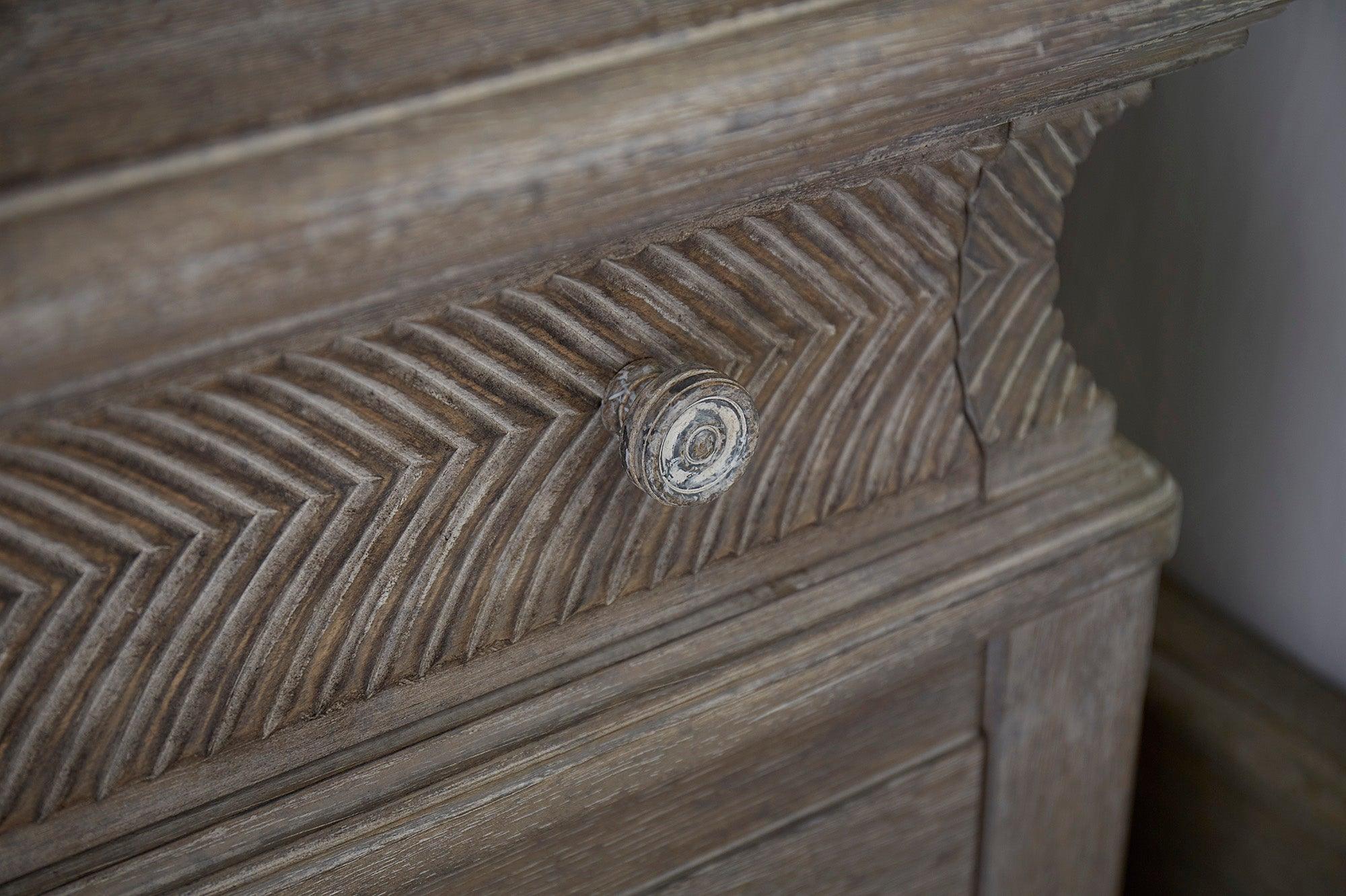 Summer Creek Light-Keeper's Bedside Chest - Remutear