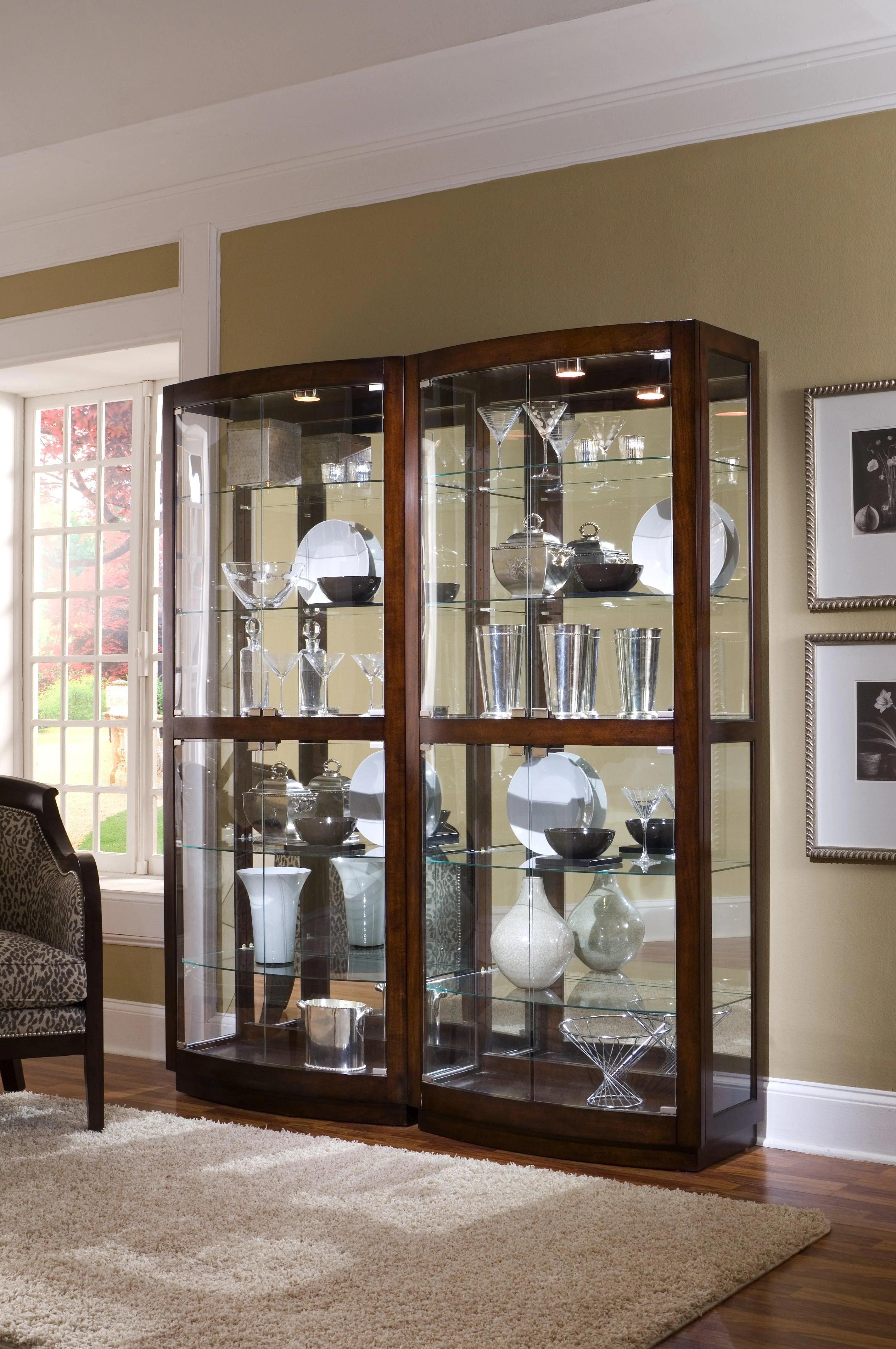 Curved Front 5 Shelf Curio Cabinet - Remutear