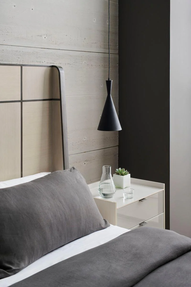 EXPRESSIONS NIGHTSTAND - Remutear