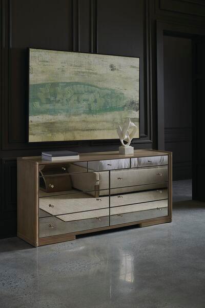 LIVING THE DREAM DRESSER - Remutear