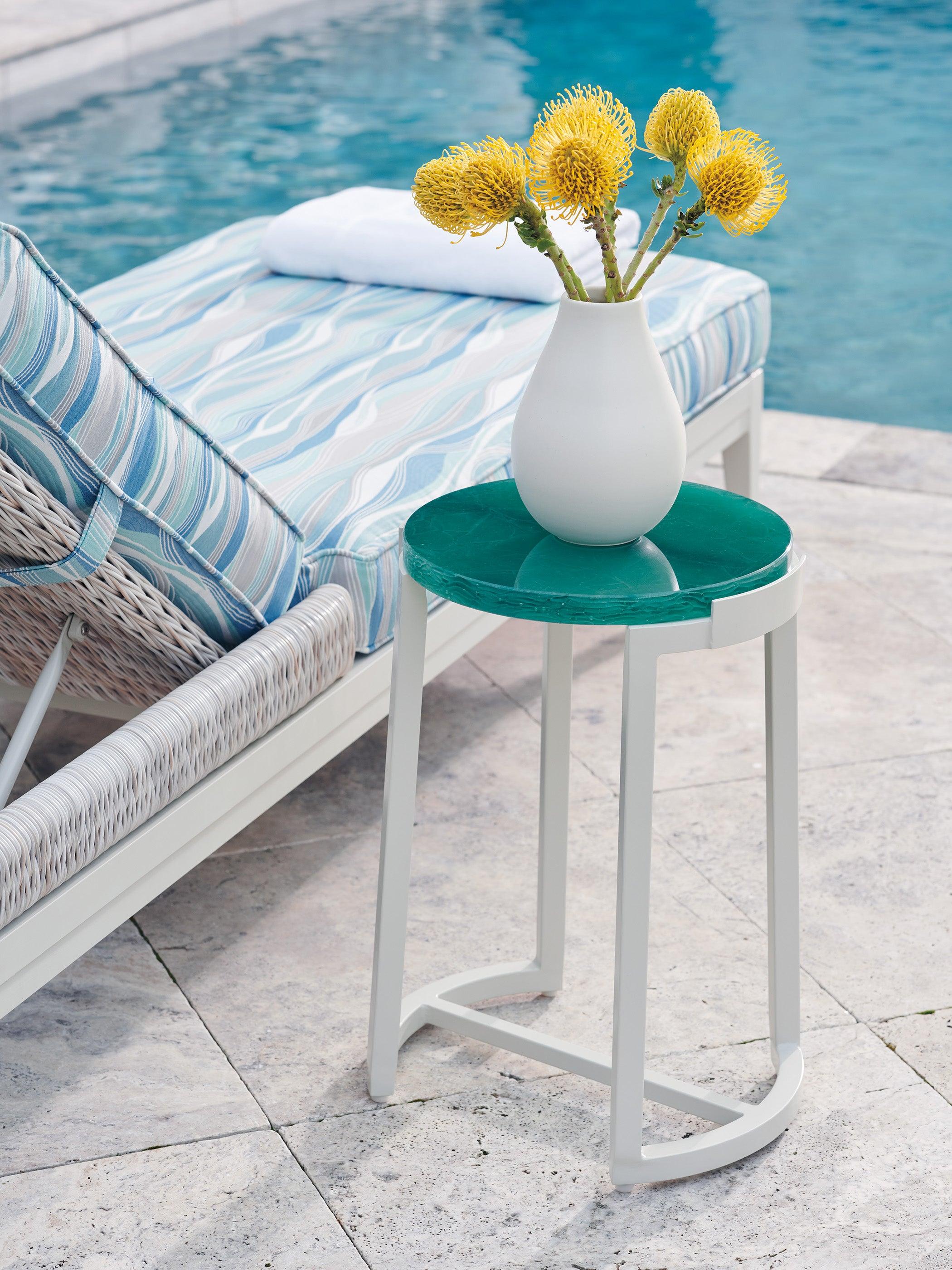 Seabrook Accent Table - Remutear