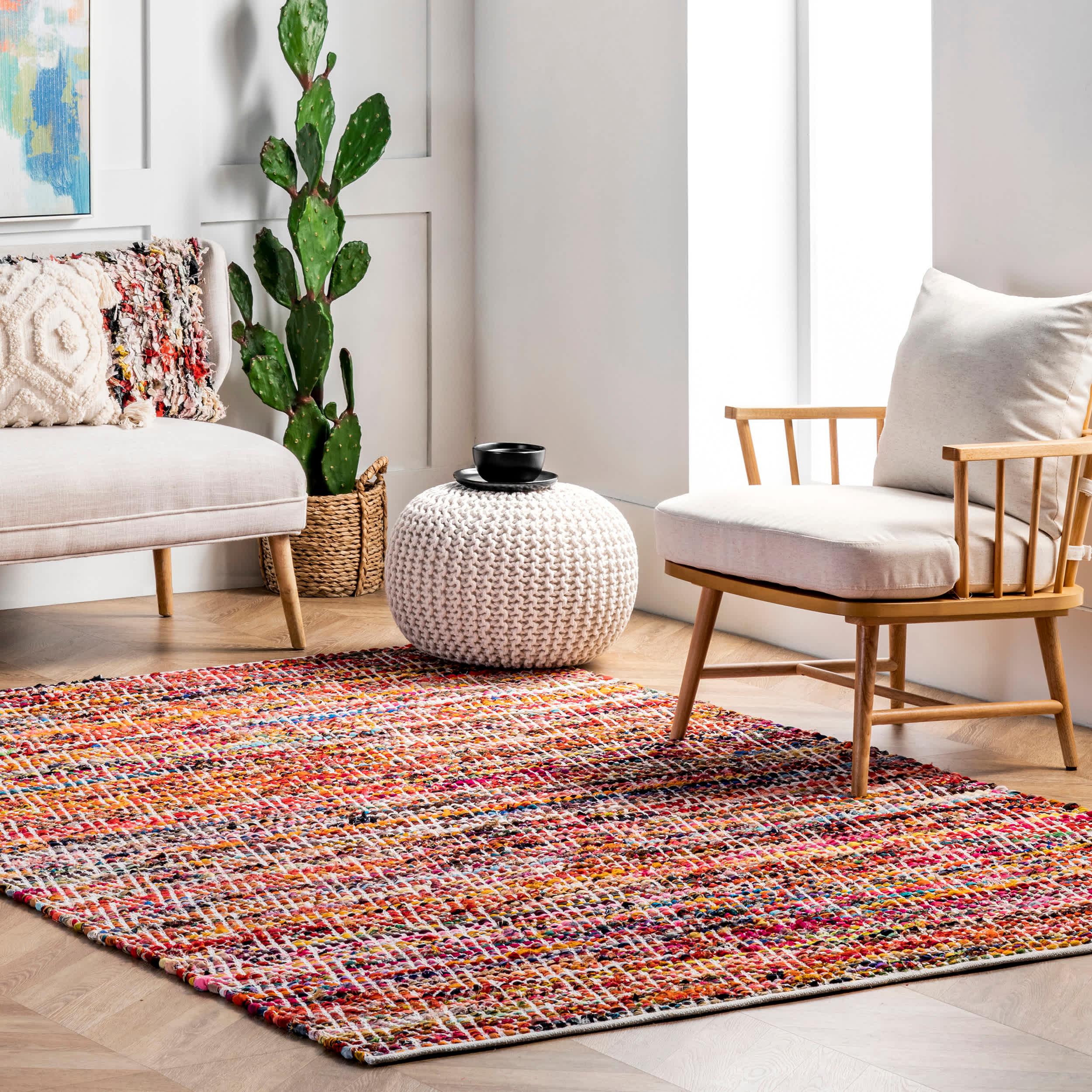 Hand Woven Chevron Rochell Area Rug - Remutear