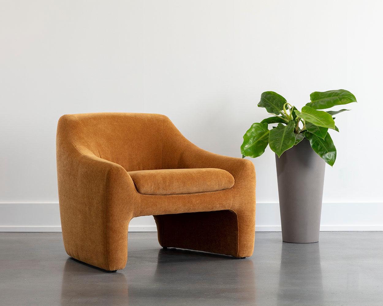 Nevaeh Lounge Chair - Remutear