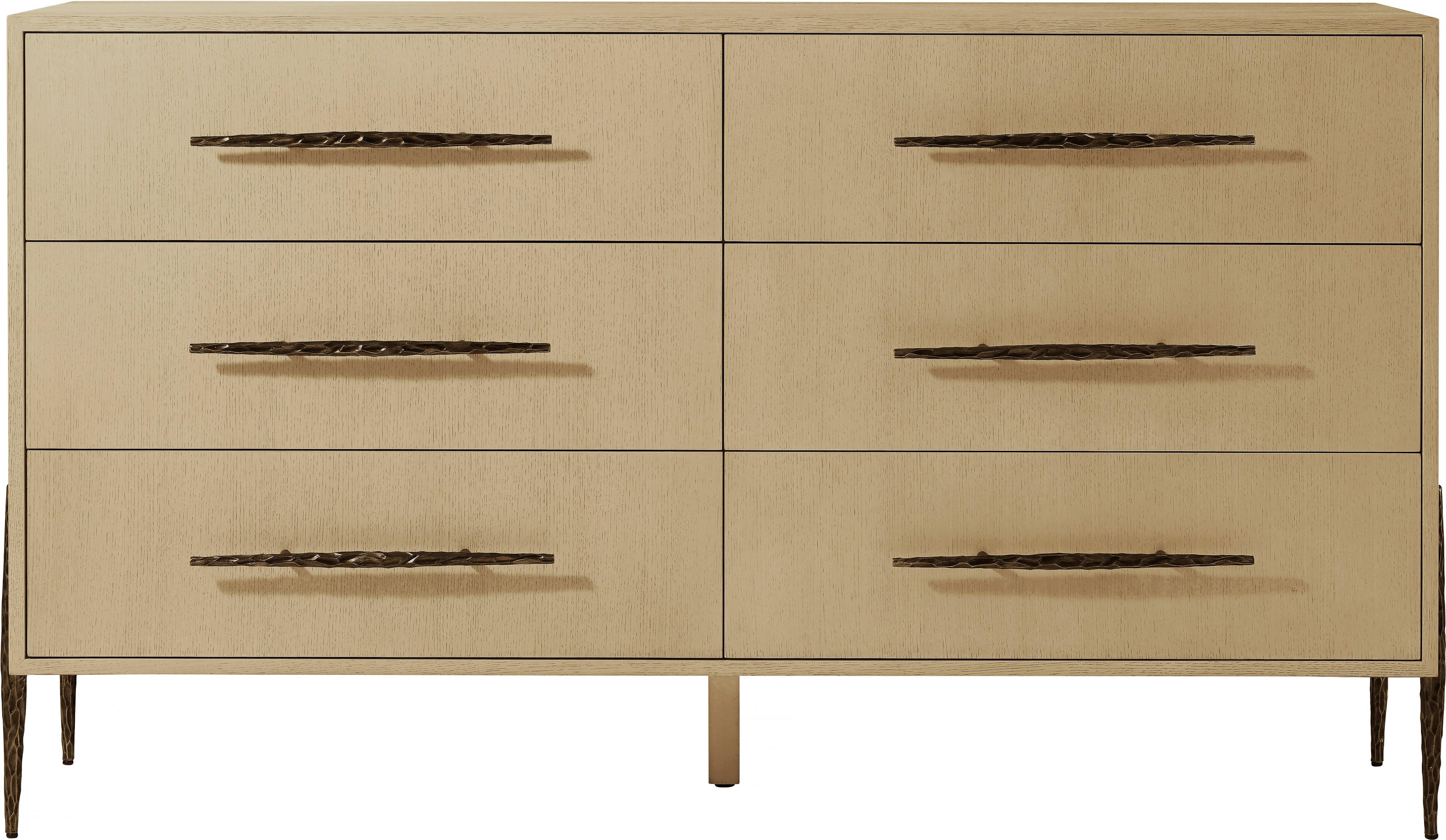 Essence Dresser - Remutear