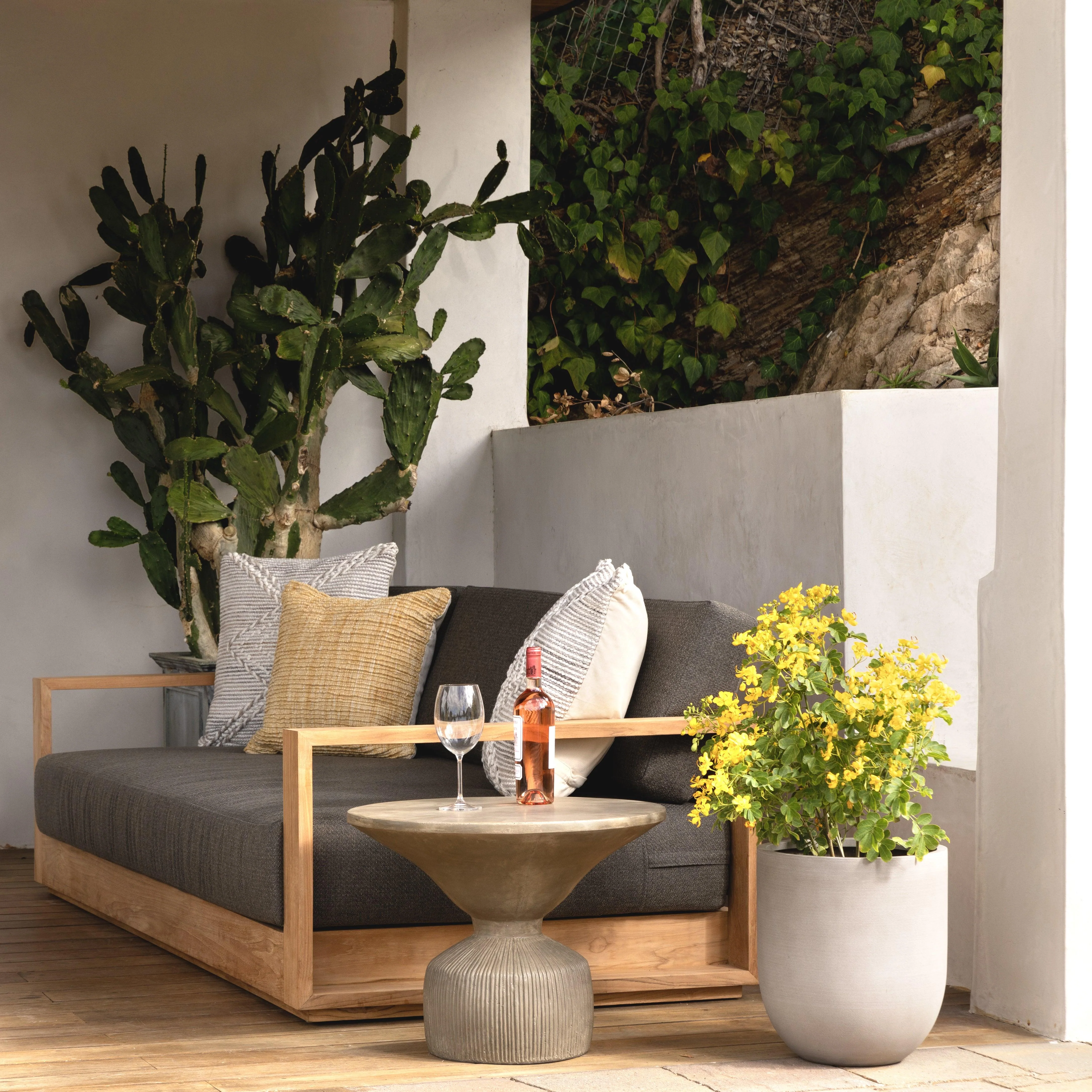 Darleen Outdoor Sofa - Remutear