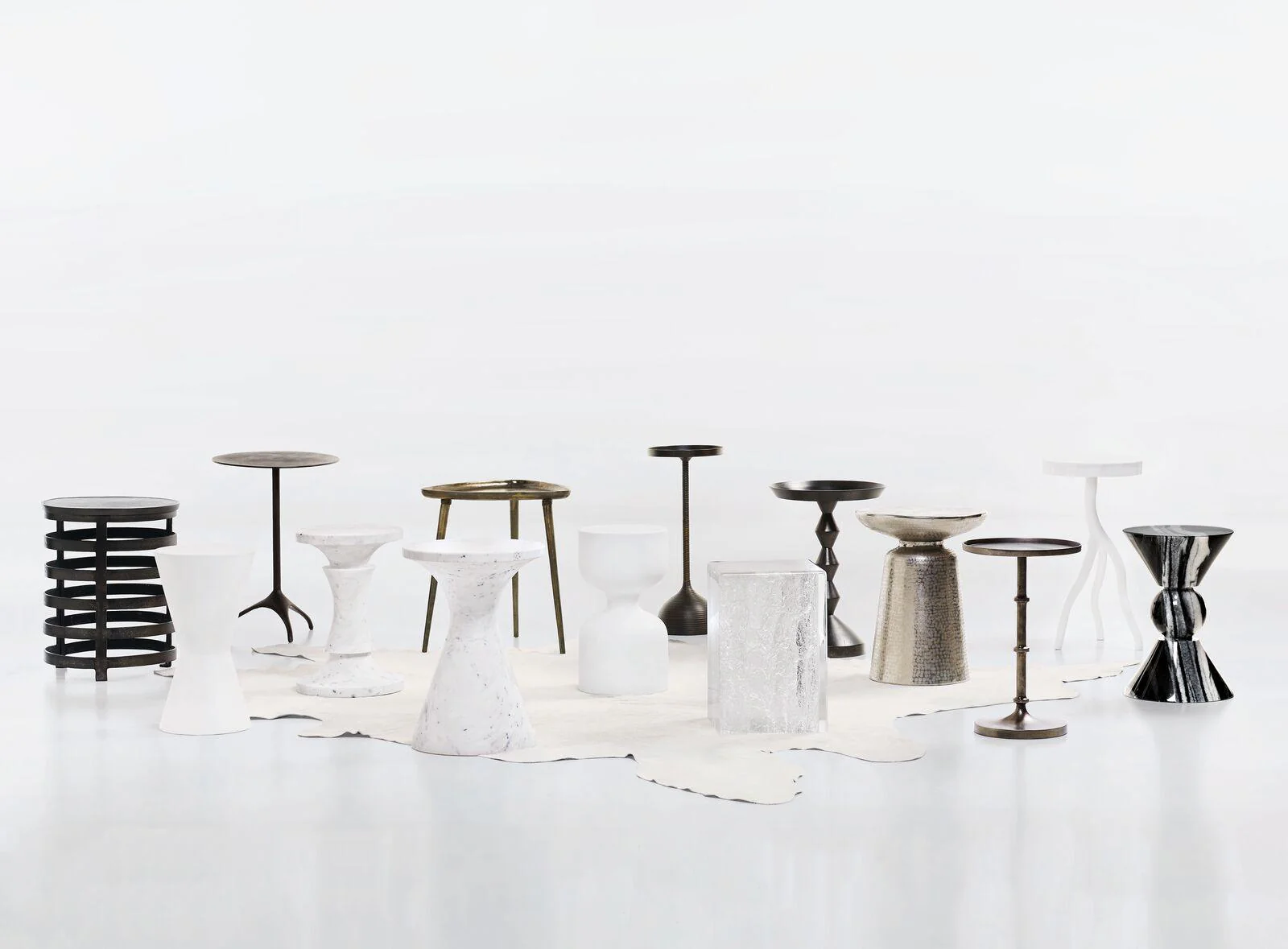 CALLA CHAIRSIDE TABLE - Remutear