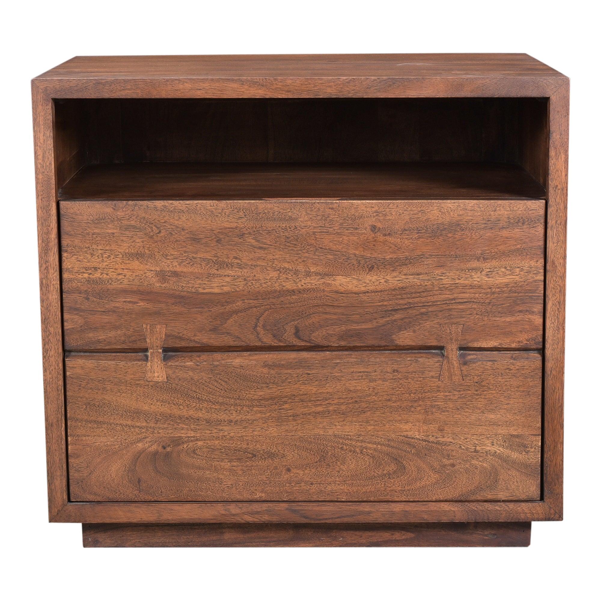 Madagascar Nightstand 2 - Remutear