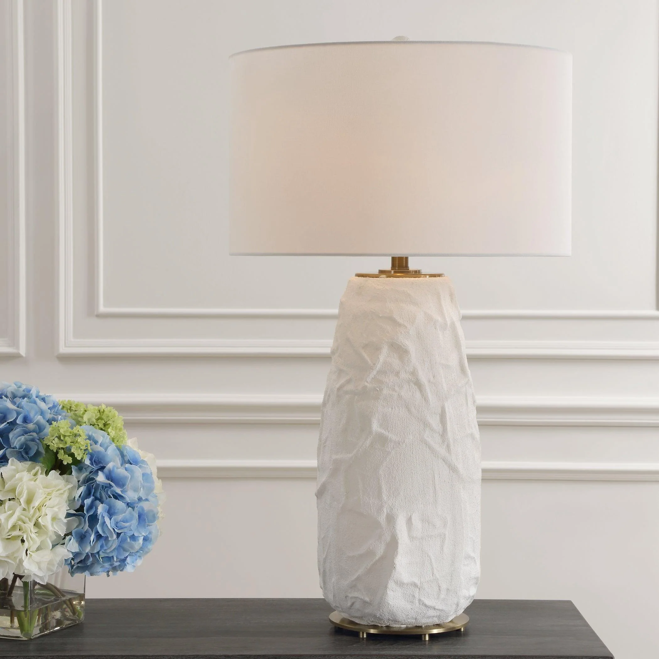 Vida White Table Lamp - Remutear