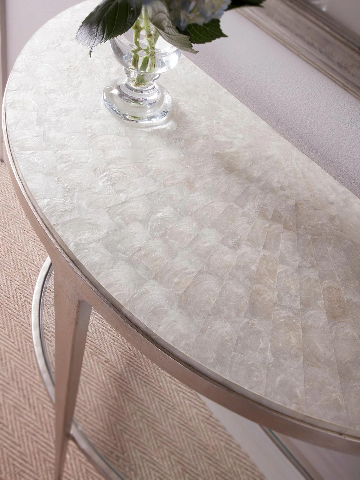 Signature Designs Gravitas Console - Remutear