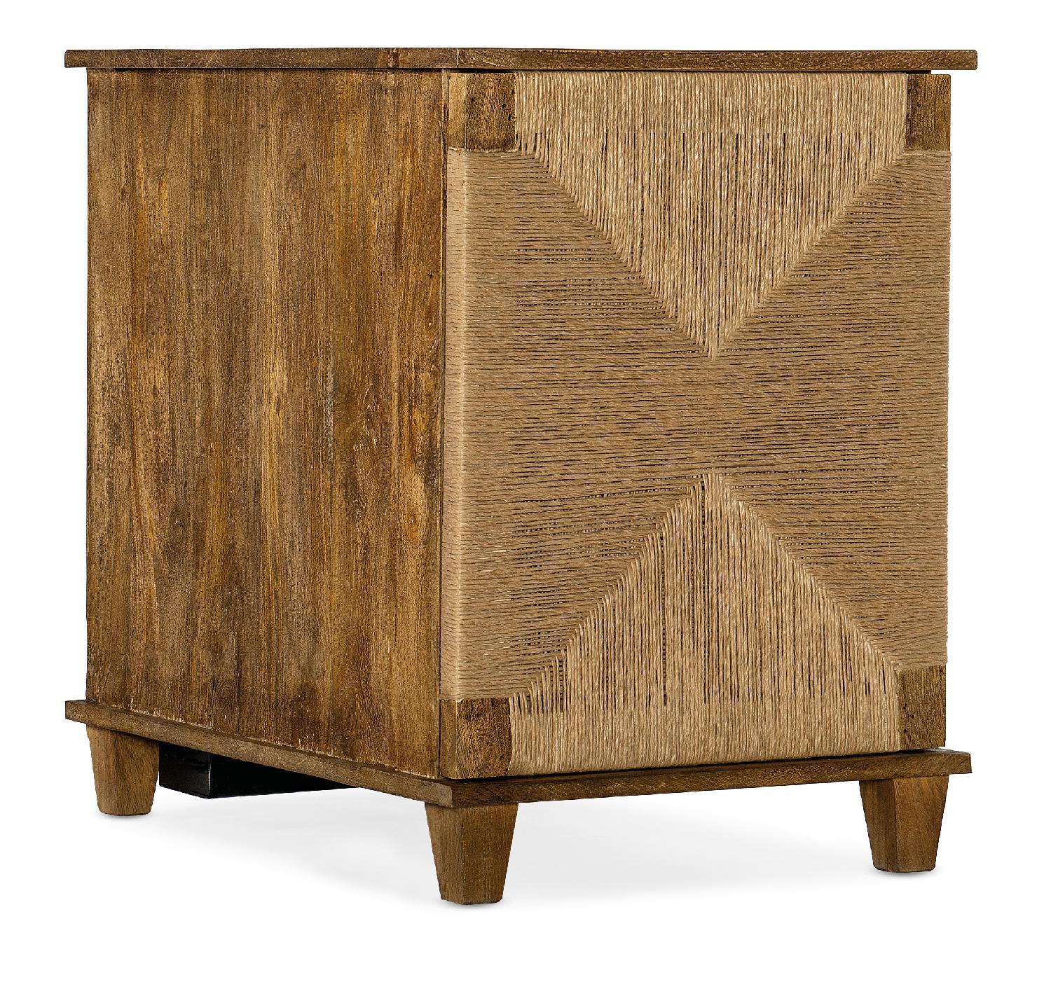 Commerce & Market Roped Accent Chest - Remutear
