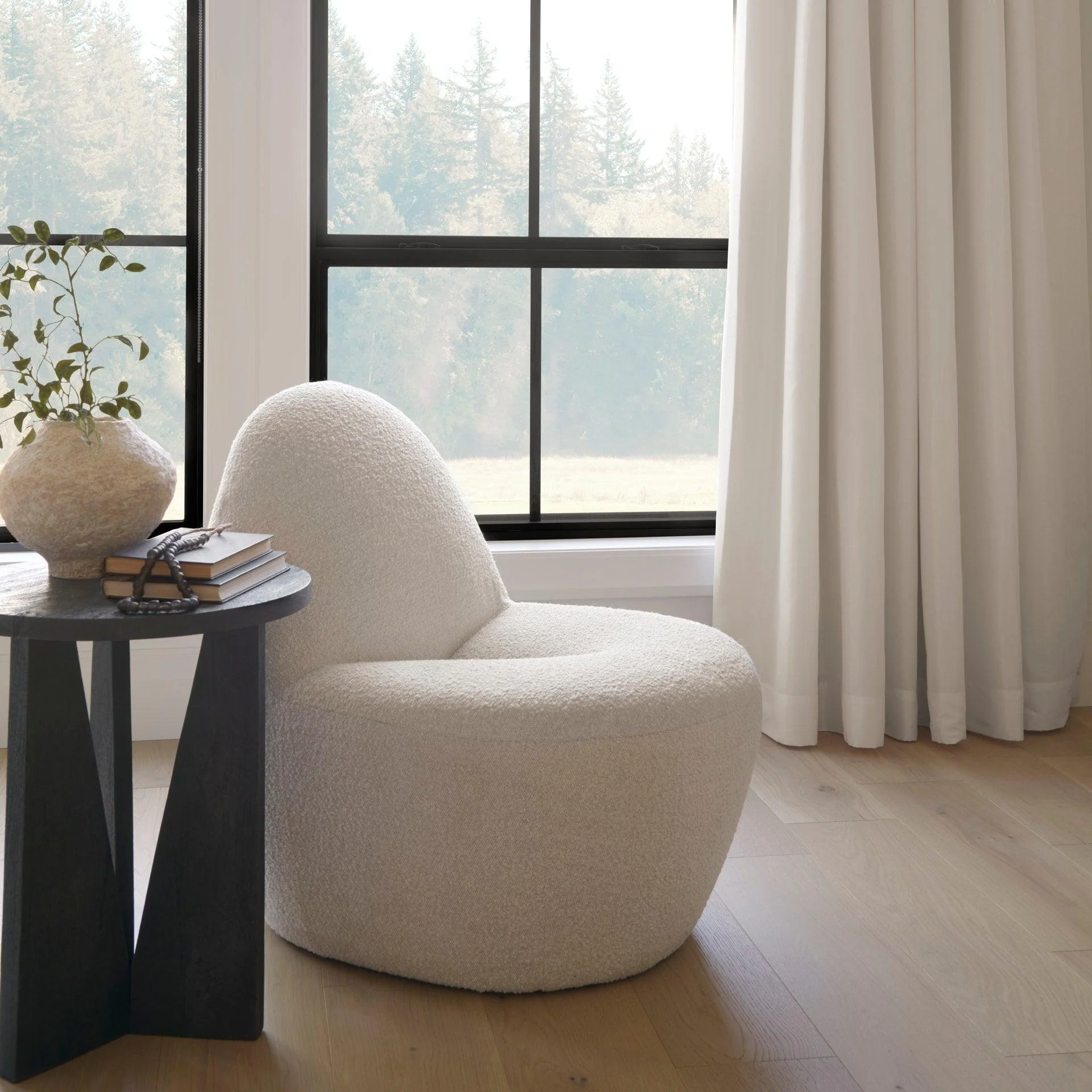 Mattius Black Wood Accent Table - Remutear