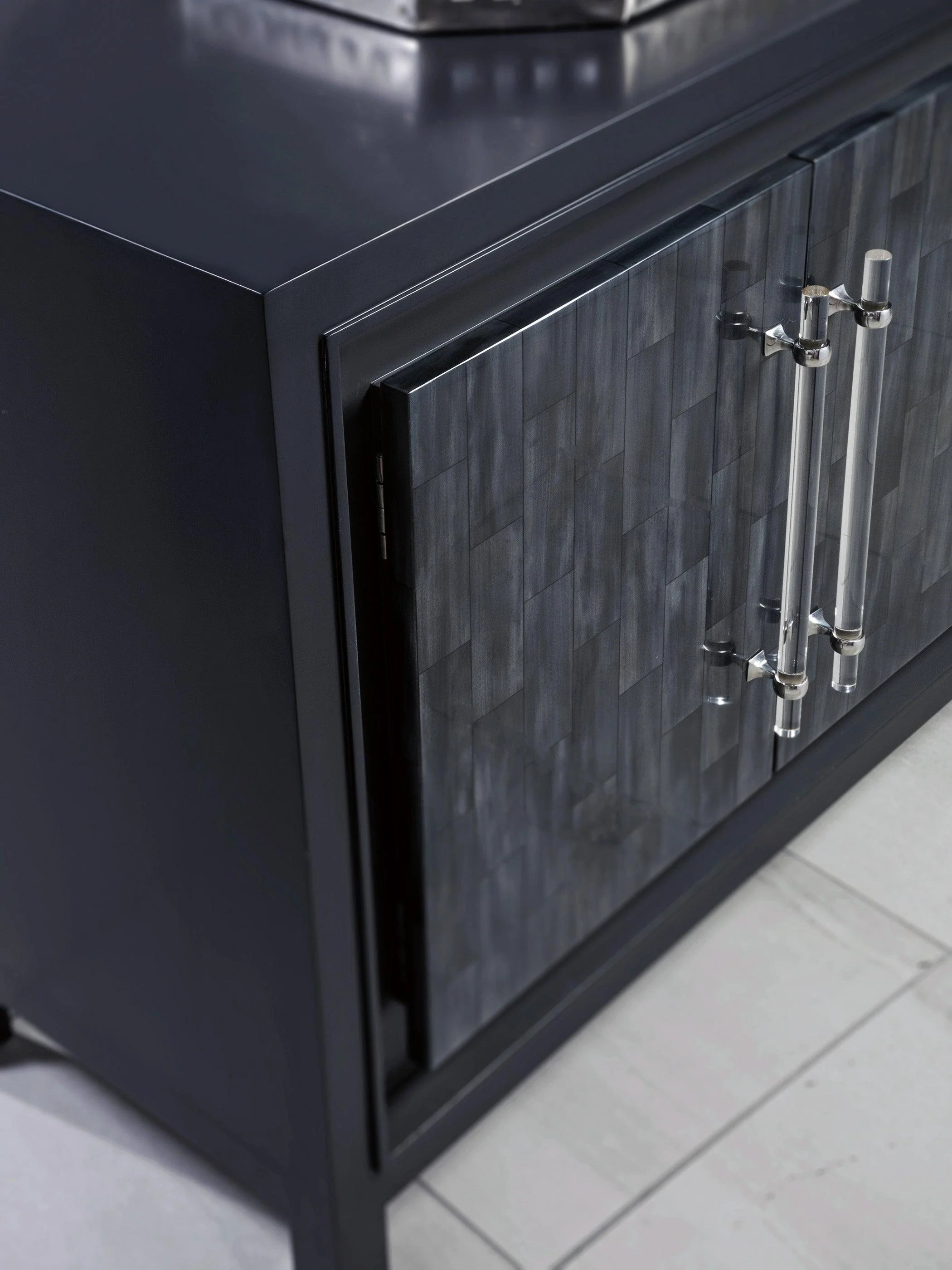 Signature Designs Elation Gray Long Media Console - Remutear