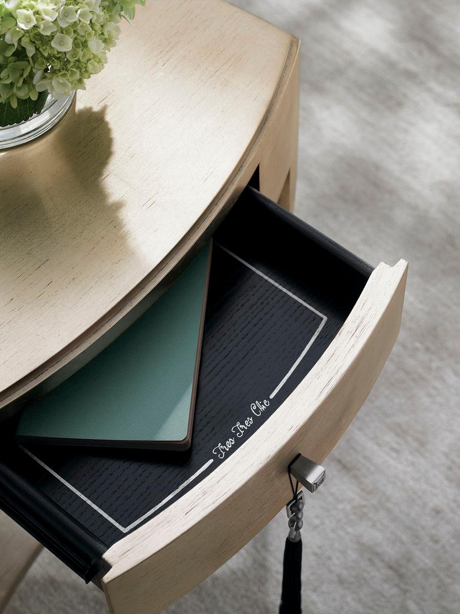 TRES TRES CHIC ACCENT TABLE - Remutear