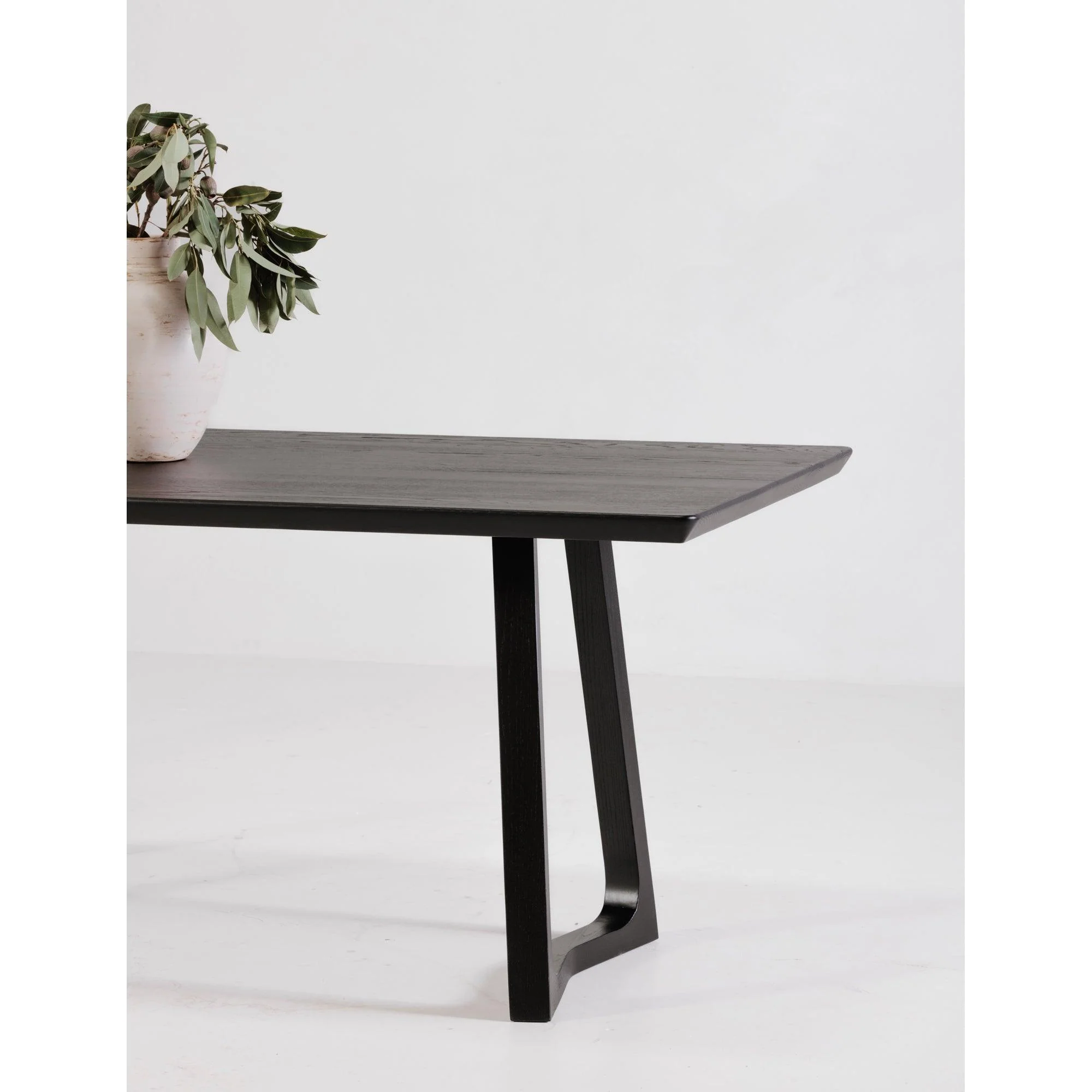 Silas Dining Table Black Ash - Remutear